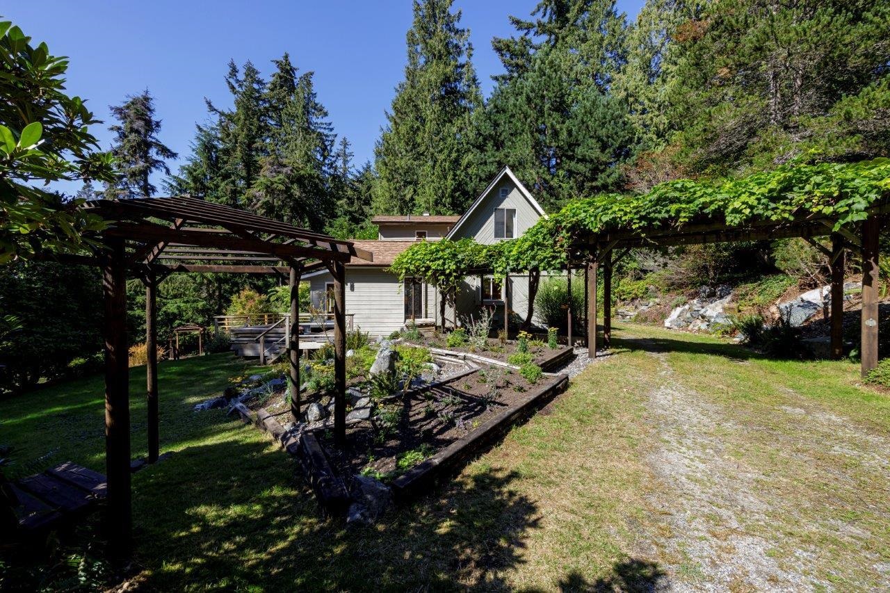Listing image of 687 WINDJAMMER ROAD