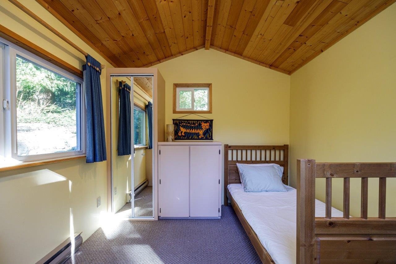 Listing image of 687 WINDJAMMER ROAD