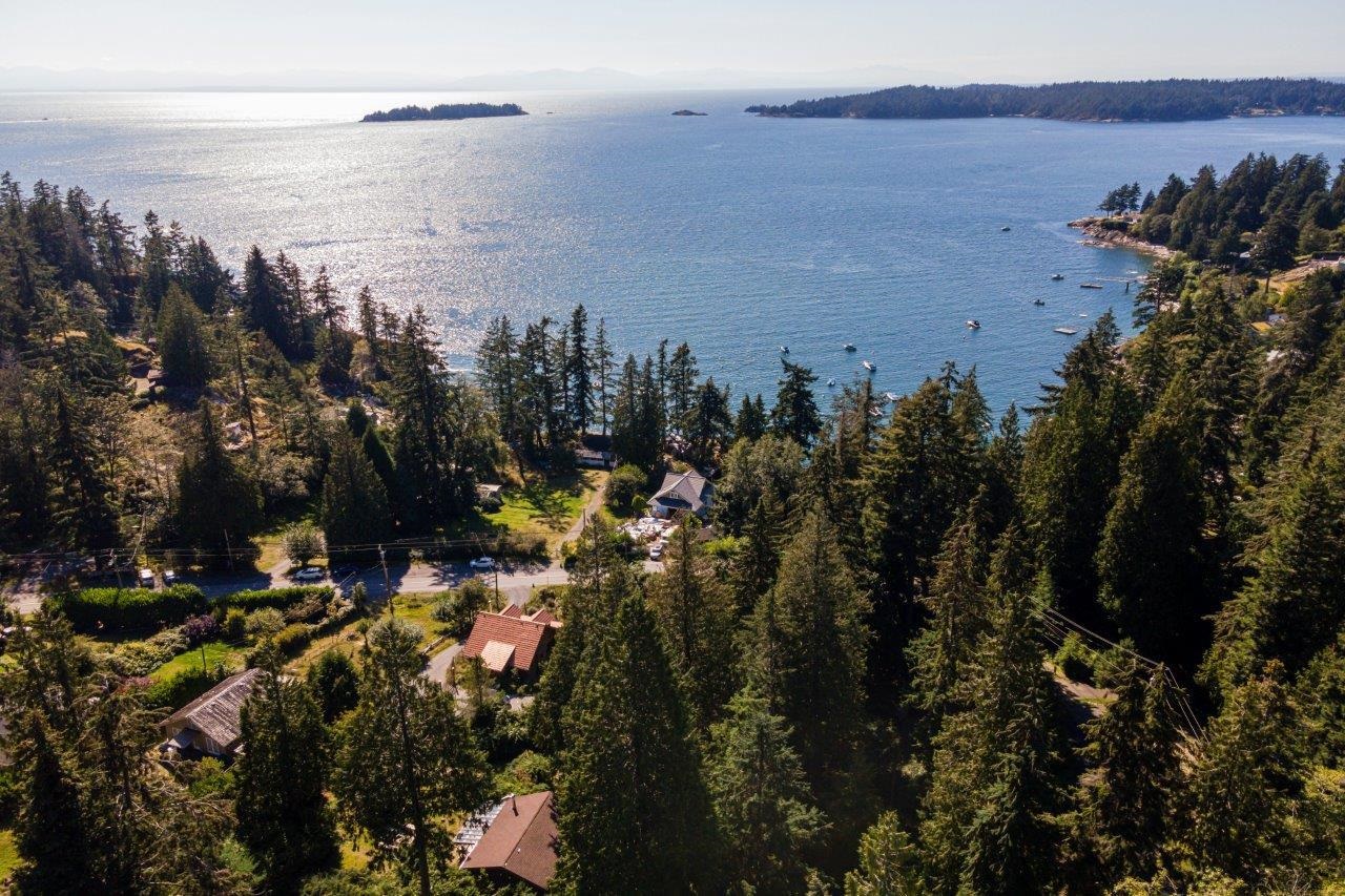 Listing image of 687 WINDJAMMER ROAD