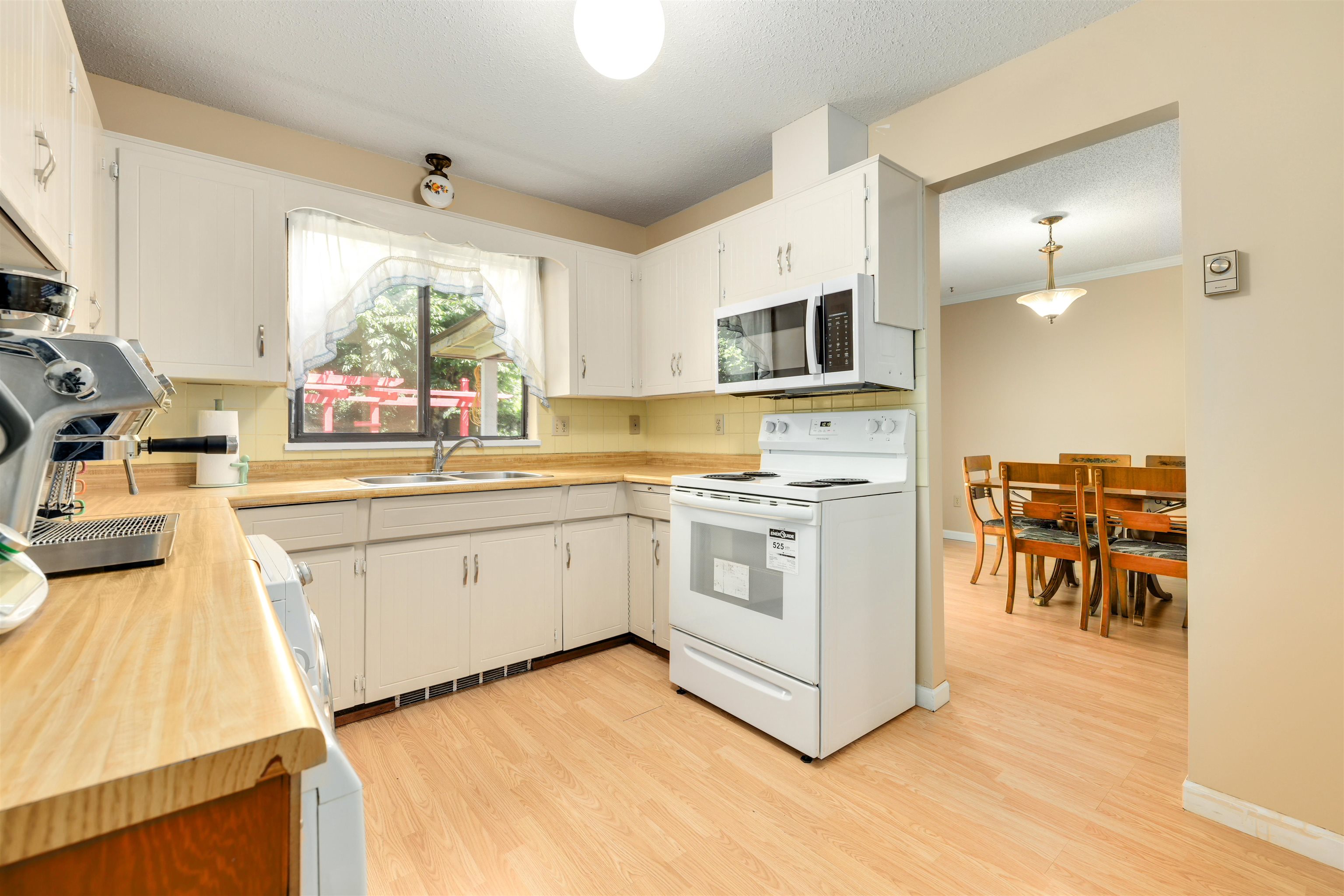 13557 15 Avenue, Surrey, Crescent Bch Ocean Pk., V4A 5H4 10