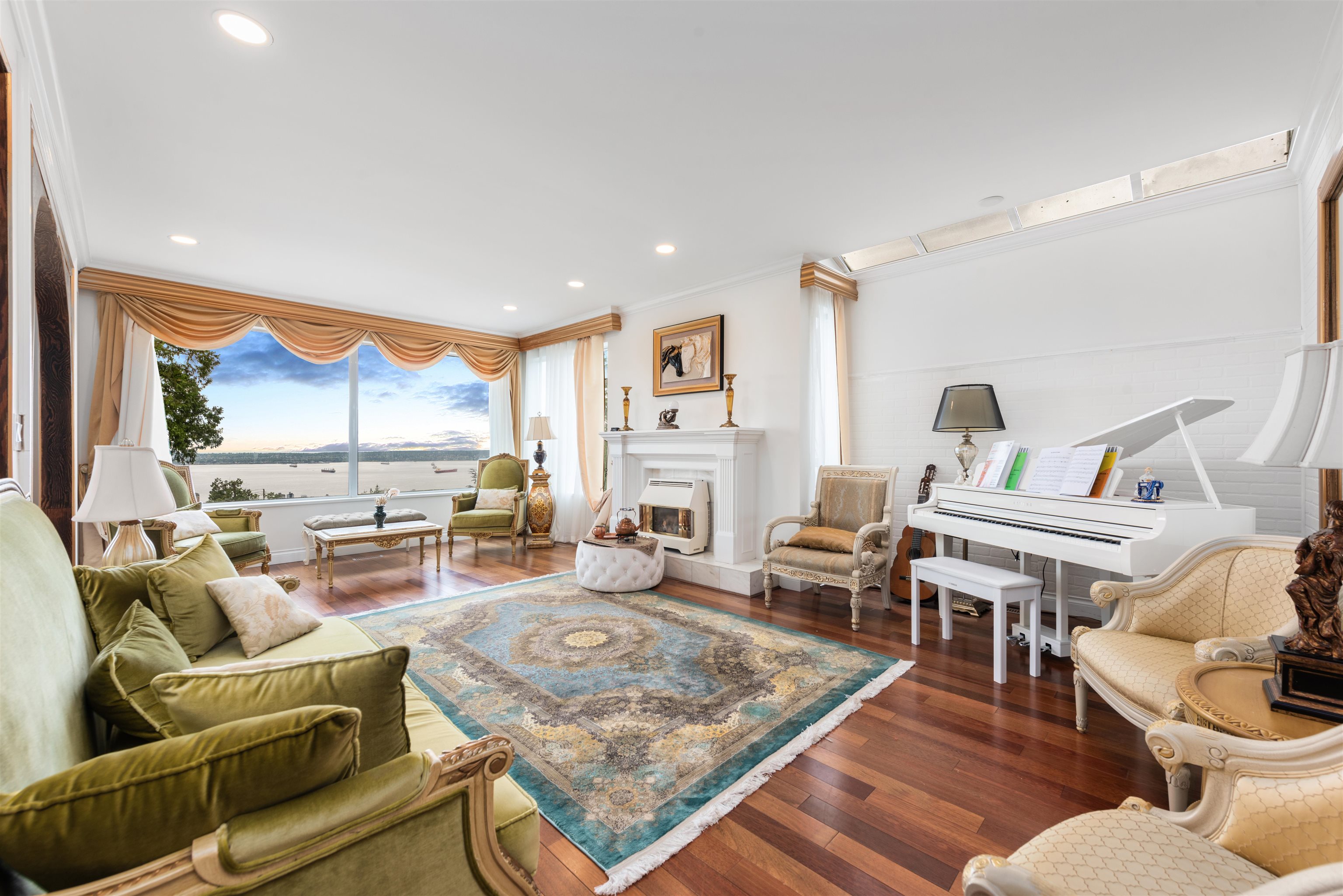 Listing image of 2206 WESTHILL DRIVE