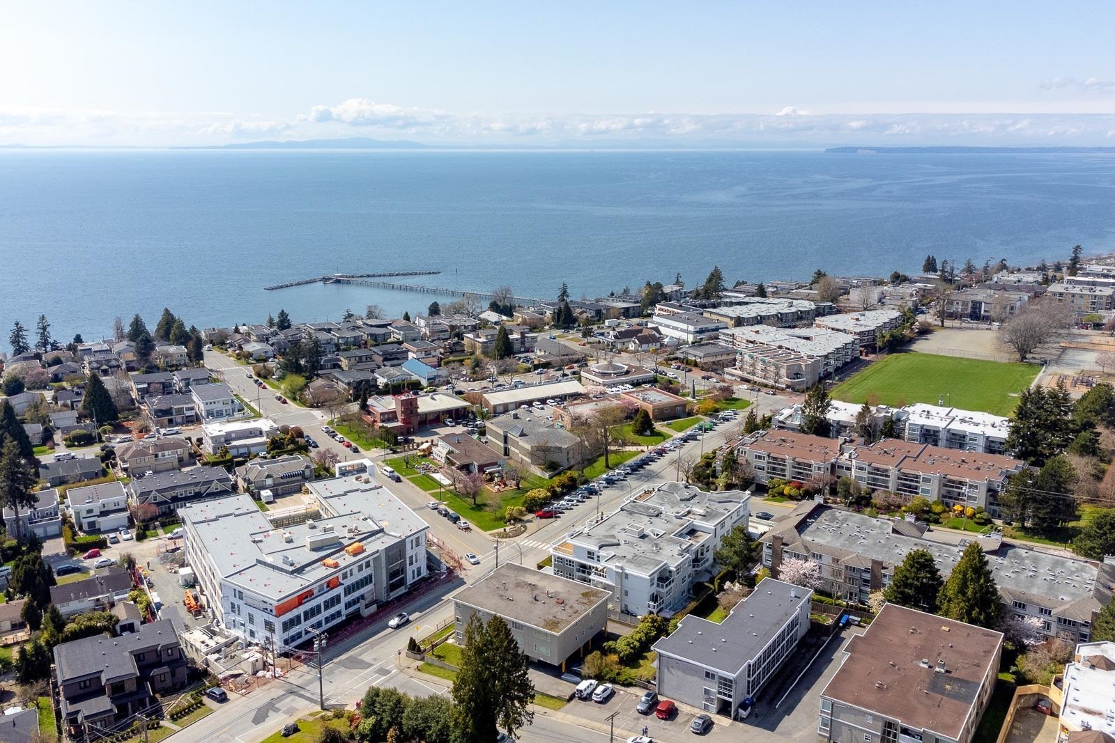 203 15367 Buena Vista Avenue, White Rock, White Rock, V4B 1Y7 31