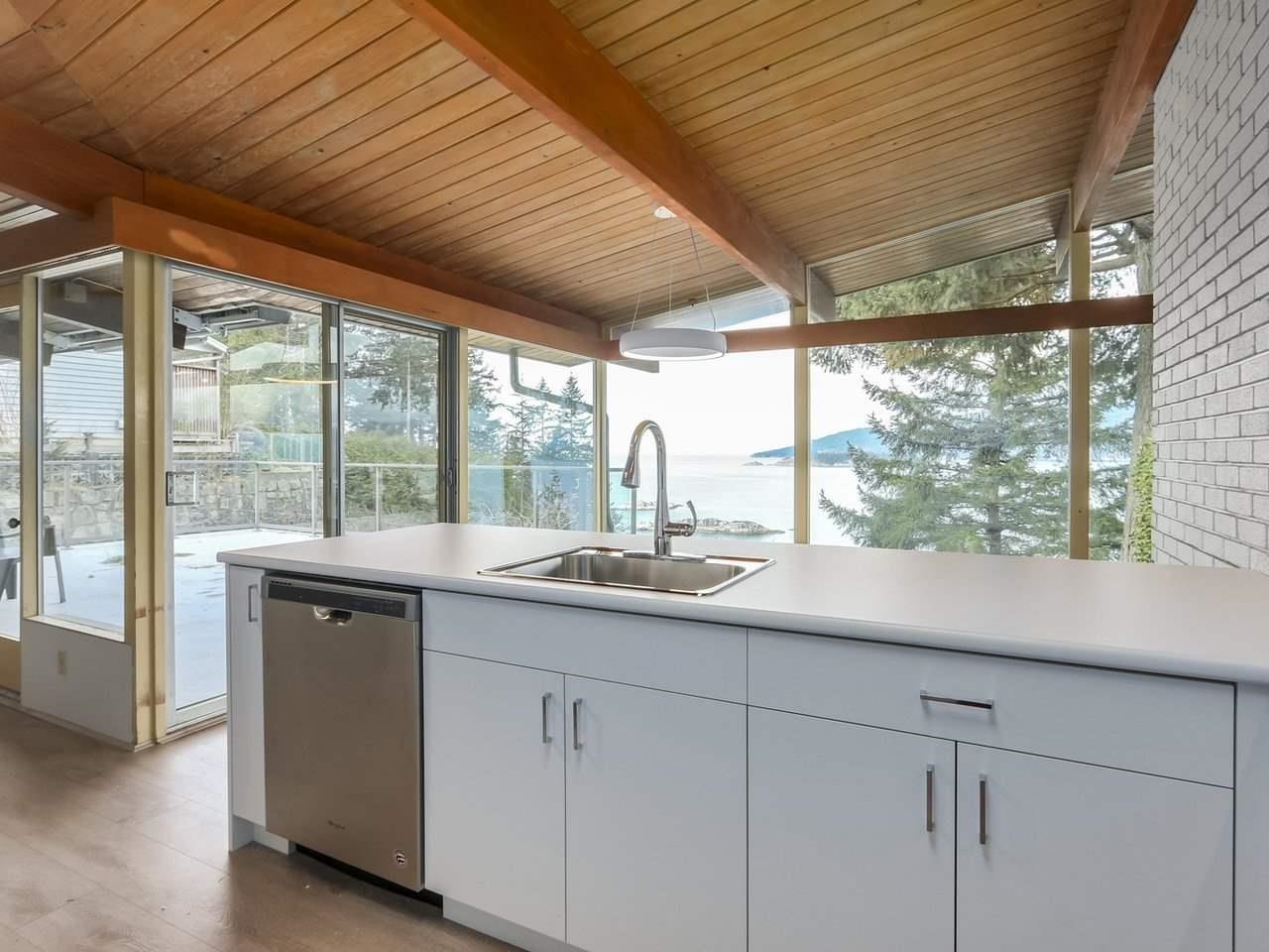 5122 Marine Drive, West Vancouver, Caulfeild, V7W 2P7 6