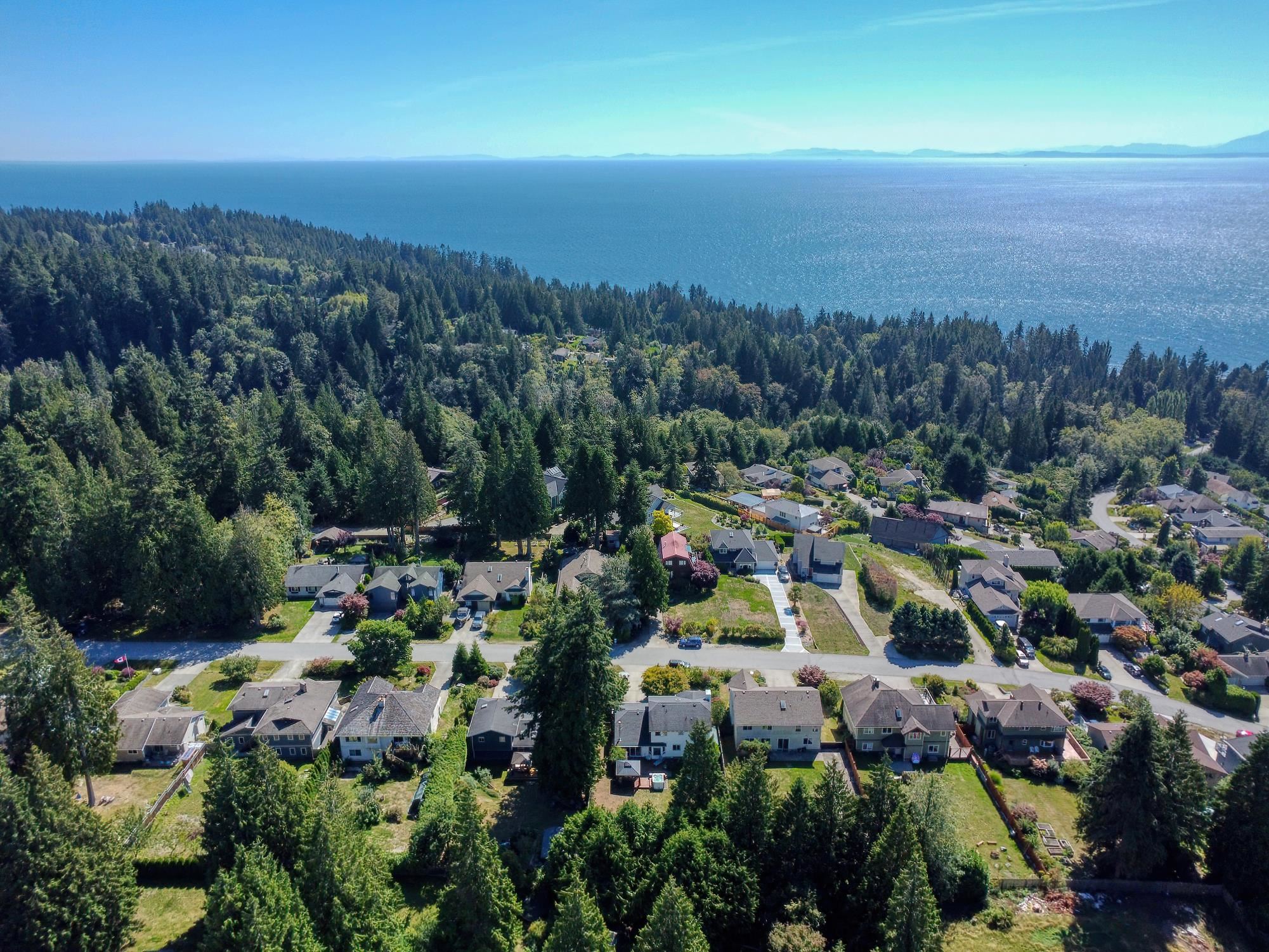 1466 Bonniebrook Heights Road, Gibsons, Gibsons & Area, V0N 1V5 2