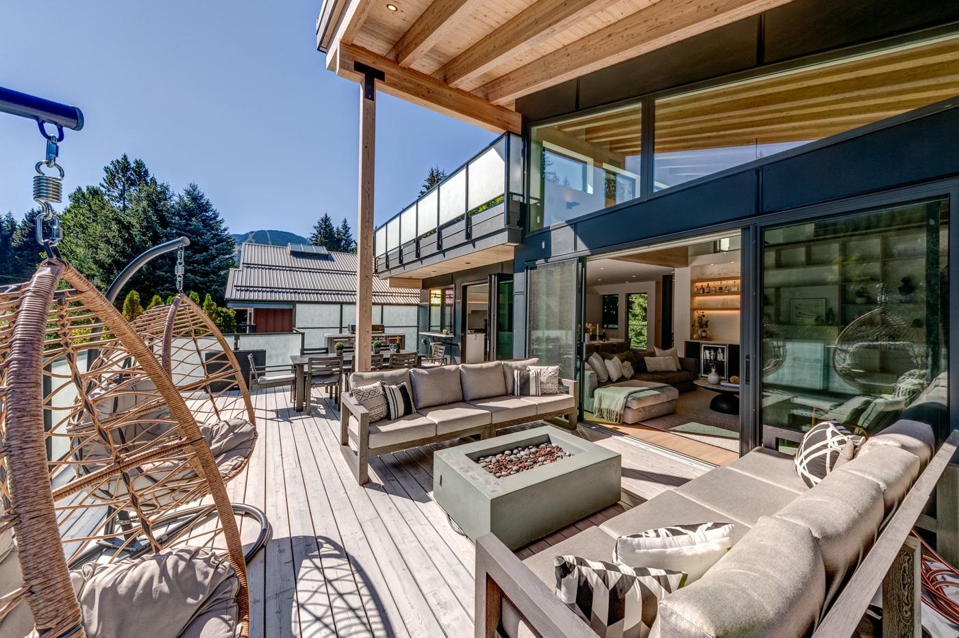 7333 Toni Sailer Lane, Whistler, White Gold, V8E 0E3 3