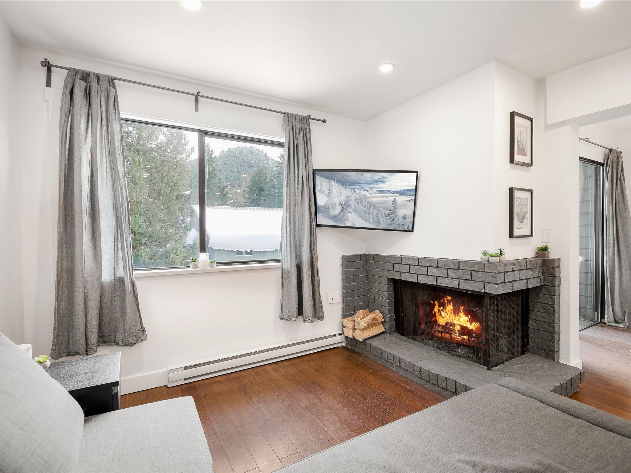 301 Ab 2129 Lake Placid Road, Whistler, Whistler Creek, V8E 0N4 2