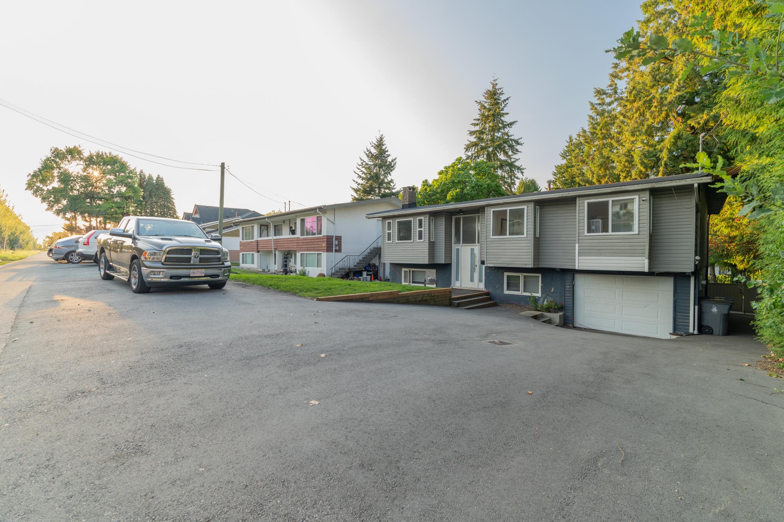 13115 107a Avenue, Surrey, Whalley, V3T 2G9 1