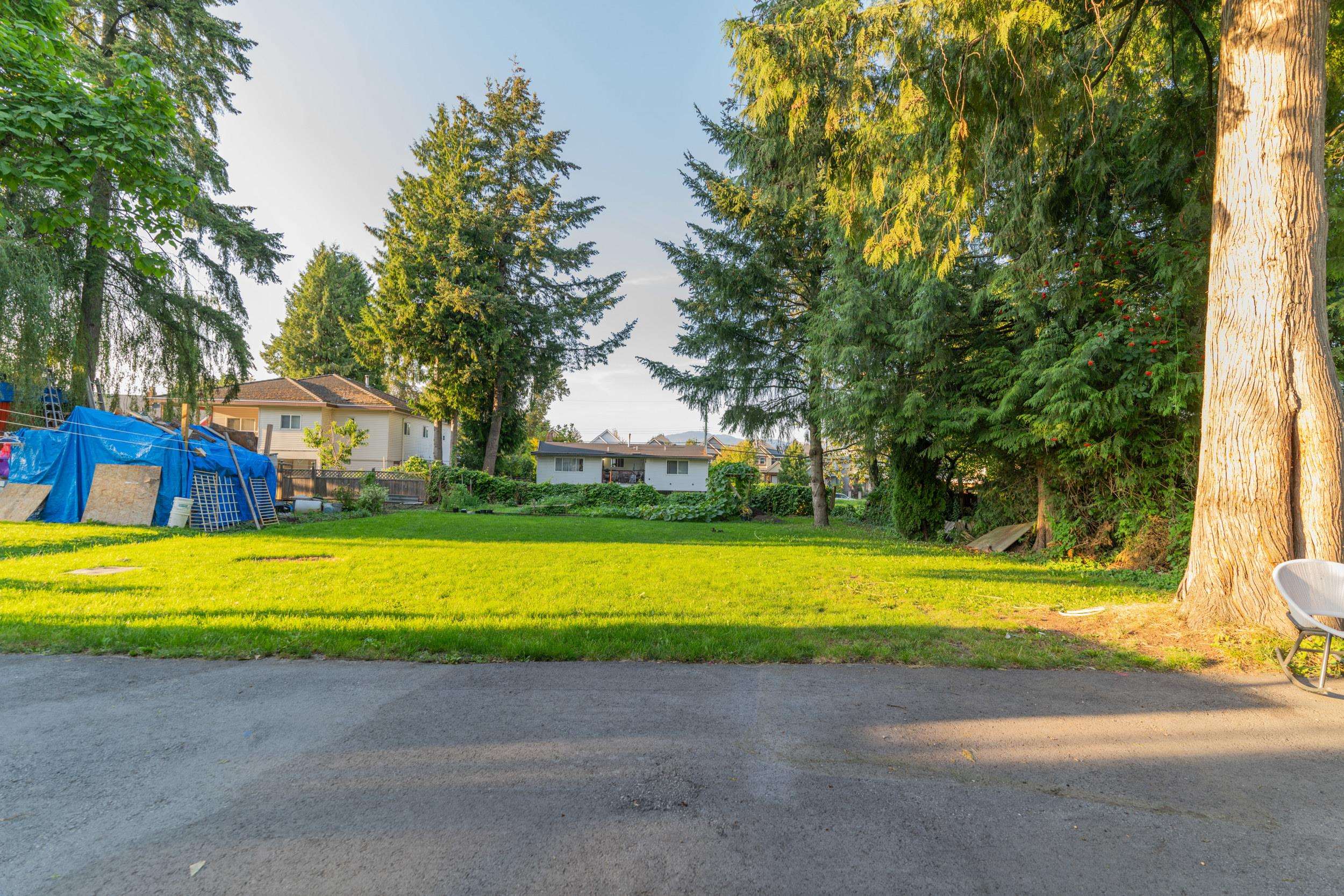 13115 107a Avenue, Surrey, Whalley, V3T 2G9 37