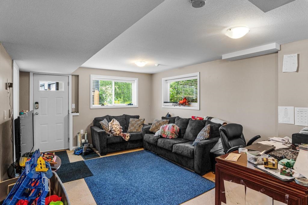 33356 Dalke Avenue, Mission, Mission BC, V2V 6Y2 12