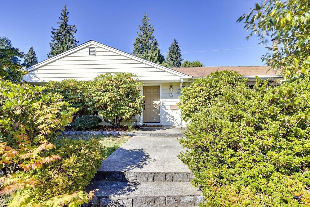 764 Blythwood Drive, North Vancouver, Delbrook, V7N 2W9 1