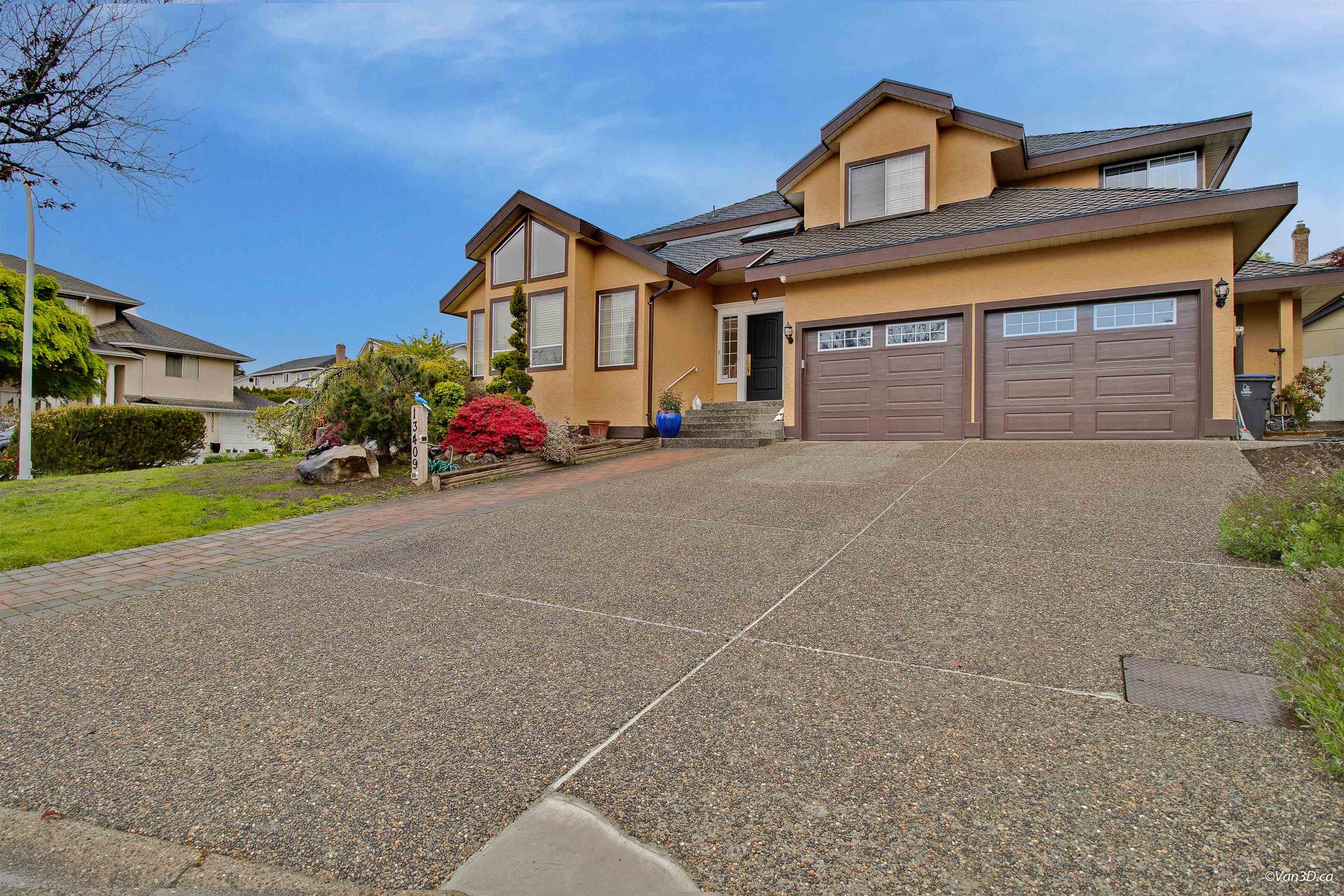 13409 14 Avenue, Surrey, Crescent Bch Ocean Pk., V4A 9B7 1