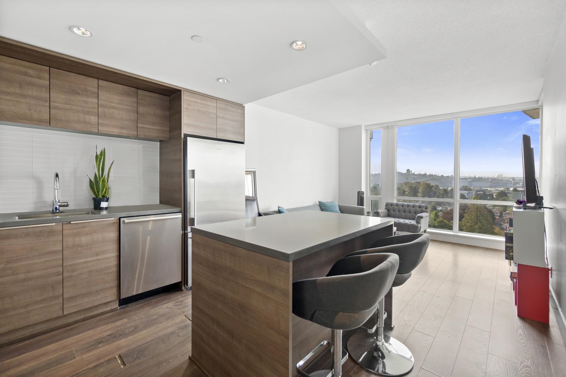 Listing image of 1405 1550 FERN STREET