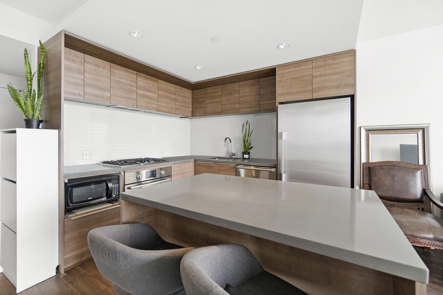 Listing image of 1405 1550 FERN STREET