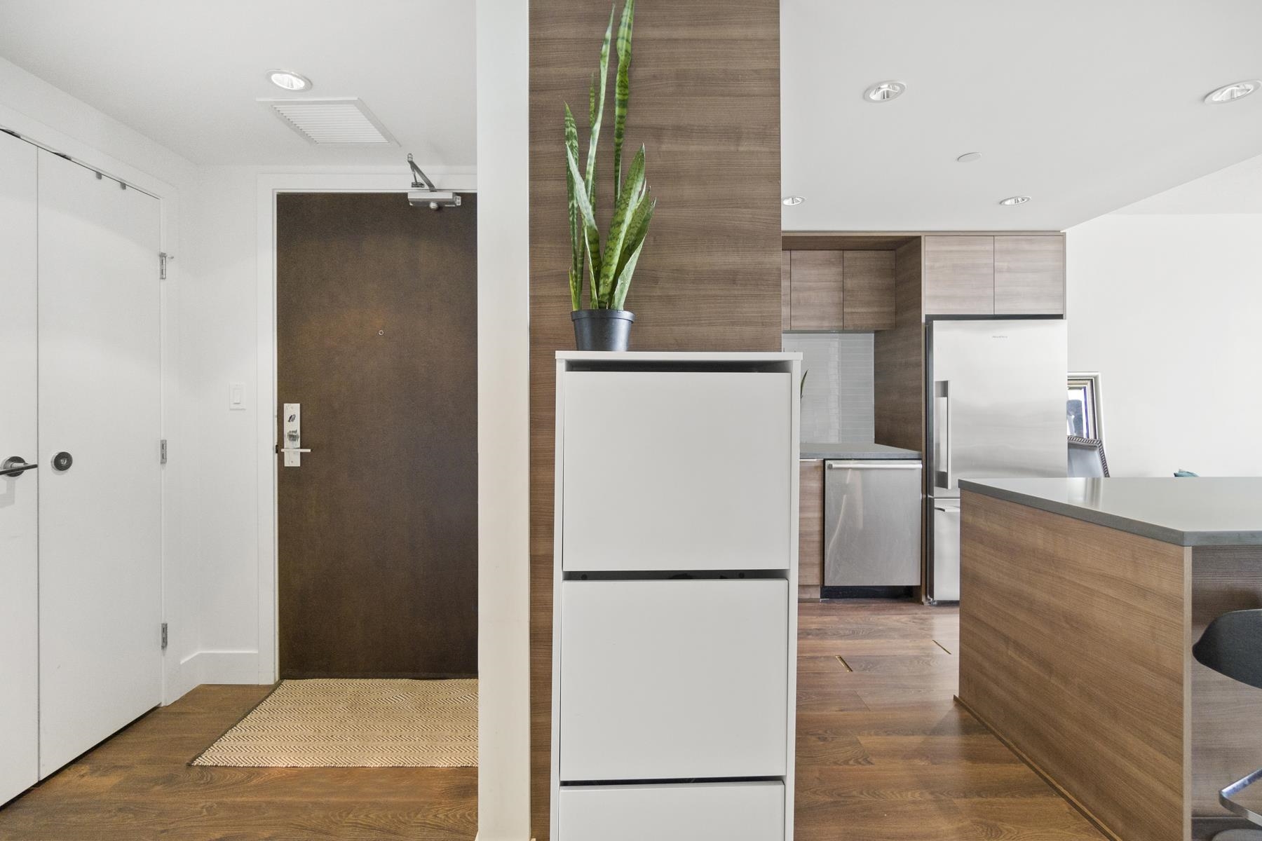 Listing image of 1405 1550 FERN STREET