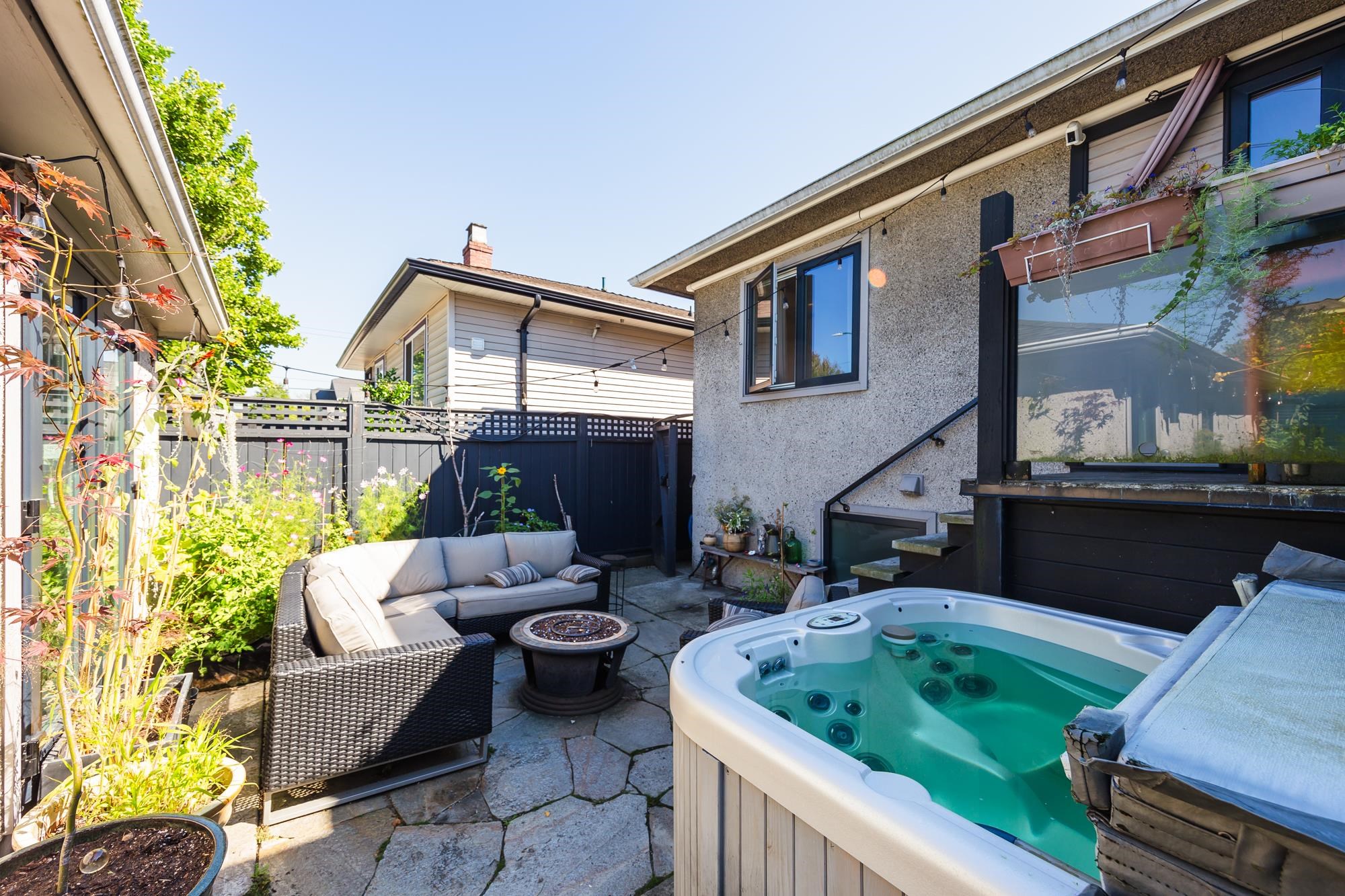 2381 E Georgia Street, Vancouver, Hastings, V5L 2C1 21