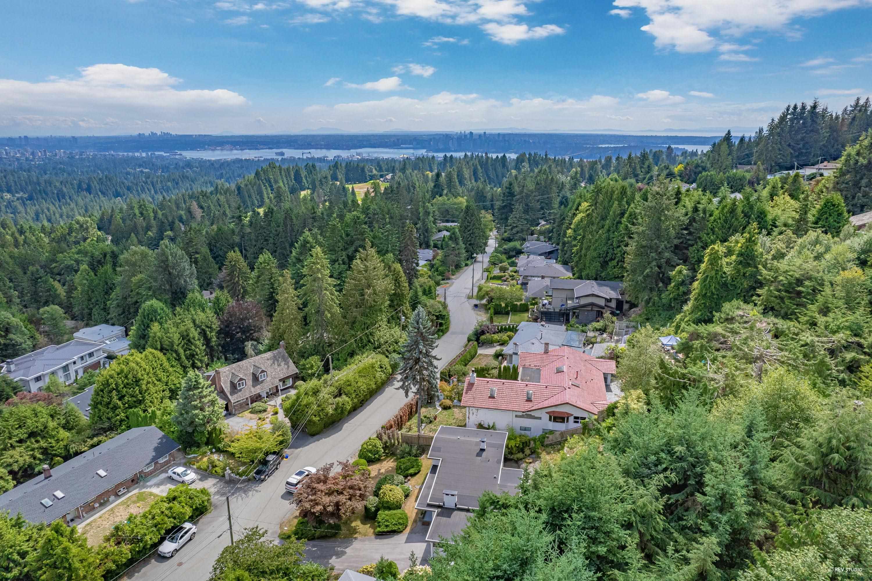 569 St. Giles Road, West Vancouver, Glenmore, V7S 1L7 34