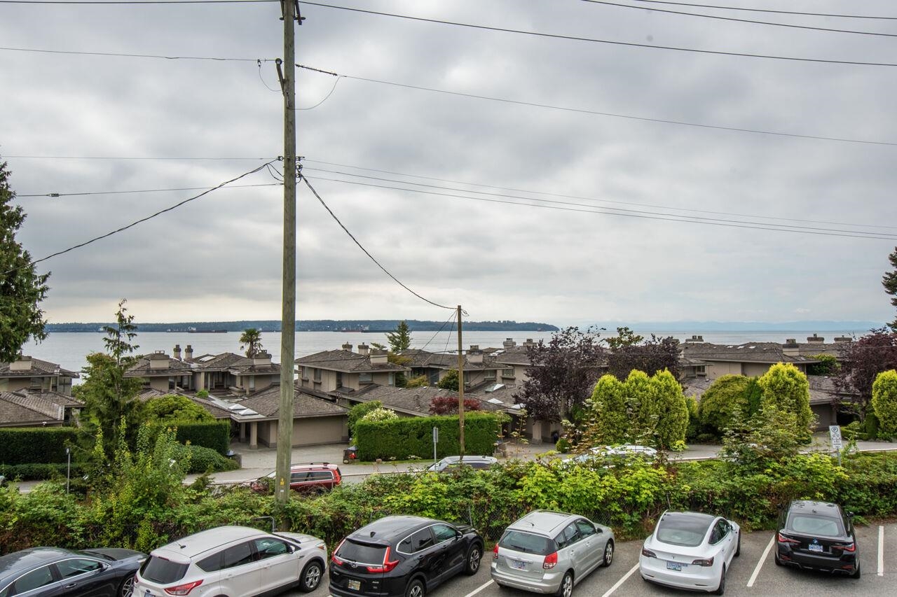 202 225 24th Street, West Vancouver, Dundarave, V7V 4G9 11