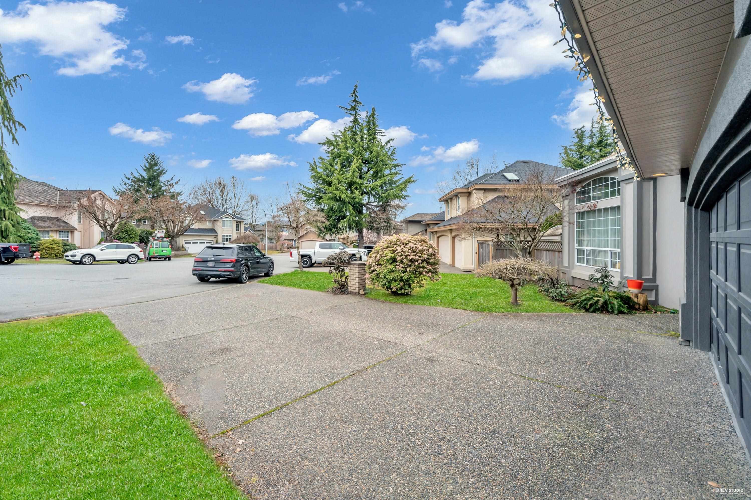 17082 102a Avenue, Surrey, Fraser Heights, V4N 3L1 35