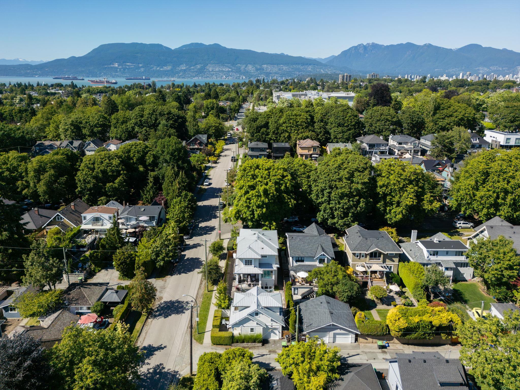 2596 W 14th Avenue, Vancouver, Kitsilano, V6K 2W7 27