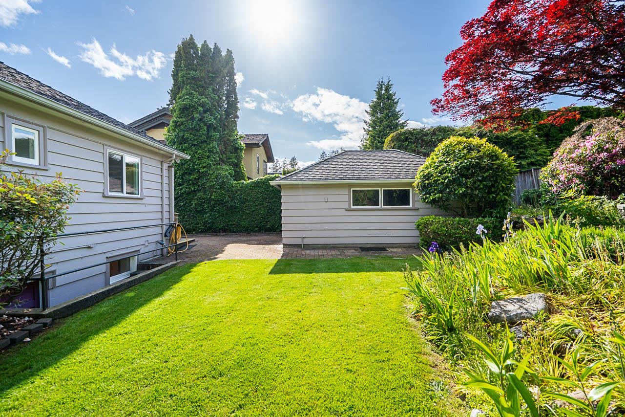 2341 Jefferson Avenue, West Vancouver, Dundarave, V7V 2B1 34