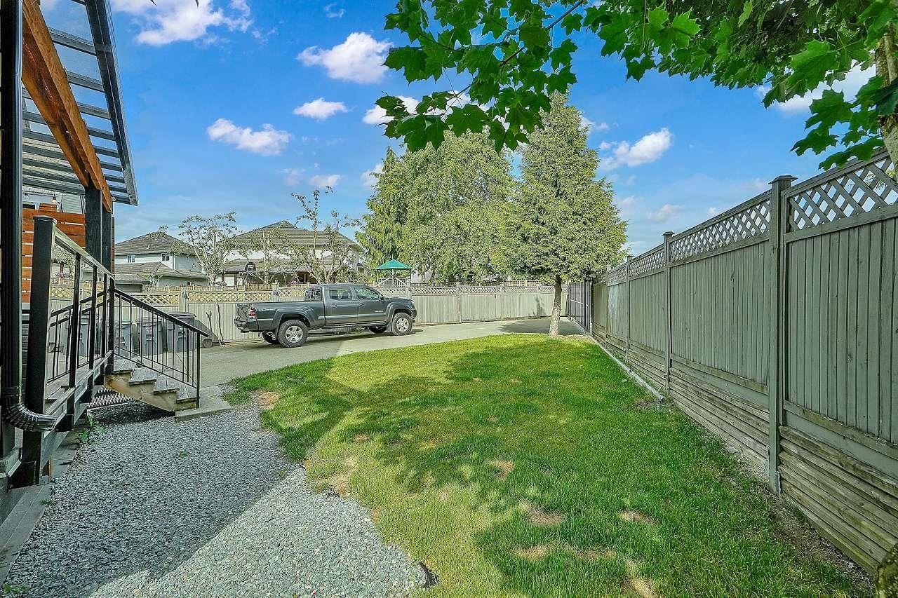 18310 Claytonwood Crescent, Surrey, Cloverdale BC, V3S 0M3 35