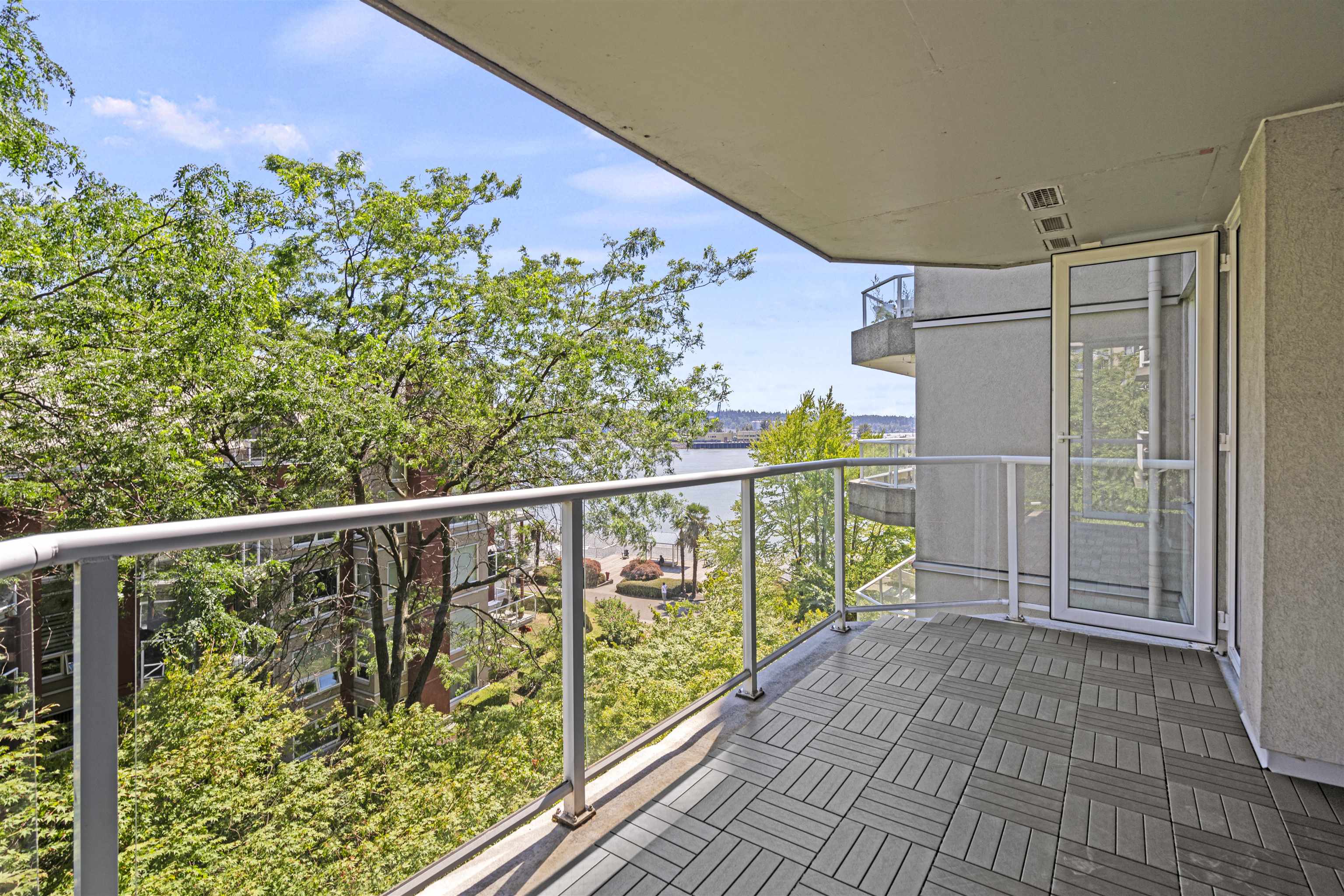 502 1250 Quayside Drive, New Westminster, Quay, V3M 6E2 5