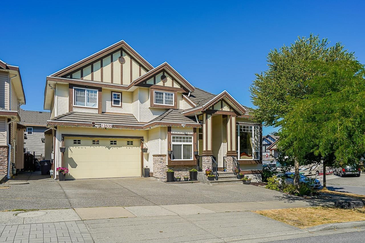 13535 80a Avenue, Surrey, Queen Mary Park Surrey, V3W 1R3 2