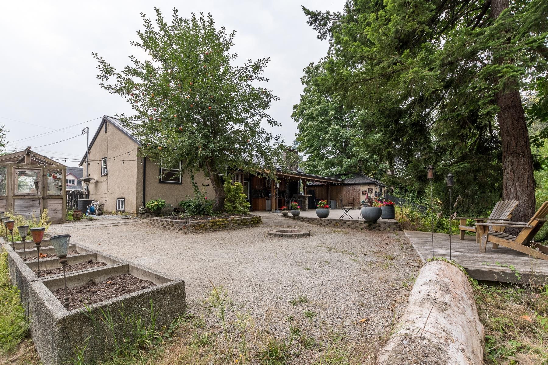 20515 Powell Avenue, Maple Ridge, Northwest Maple Ridge, V2X 4N3 25