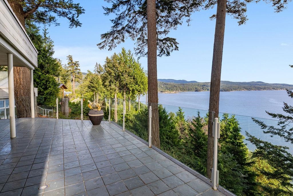 12416 Whitestone Road, Madeira Park, Pender Harbour Egmont, V0N 2H1 1