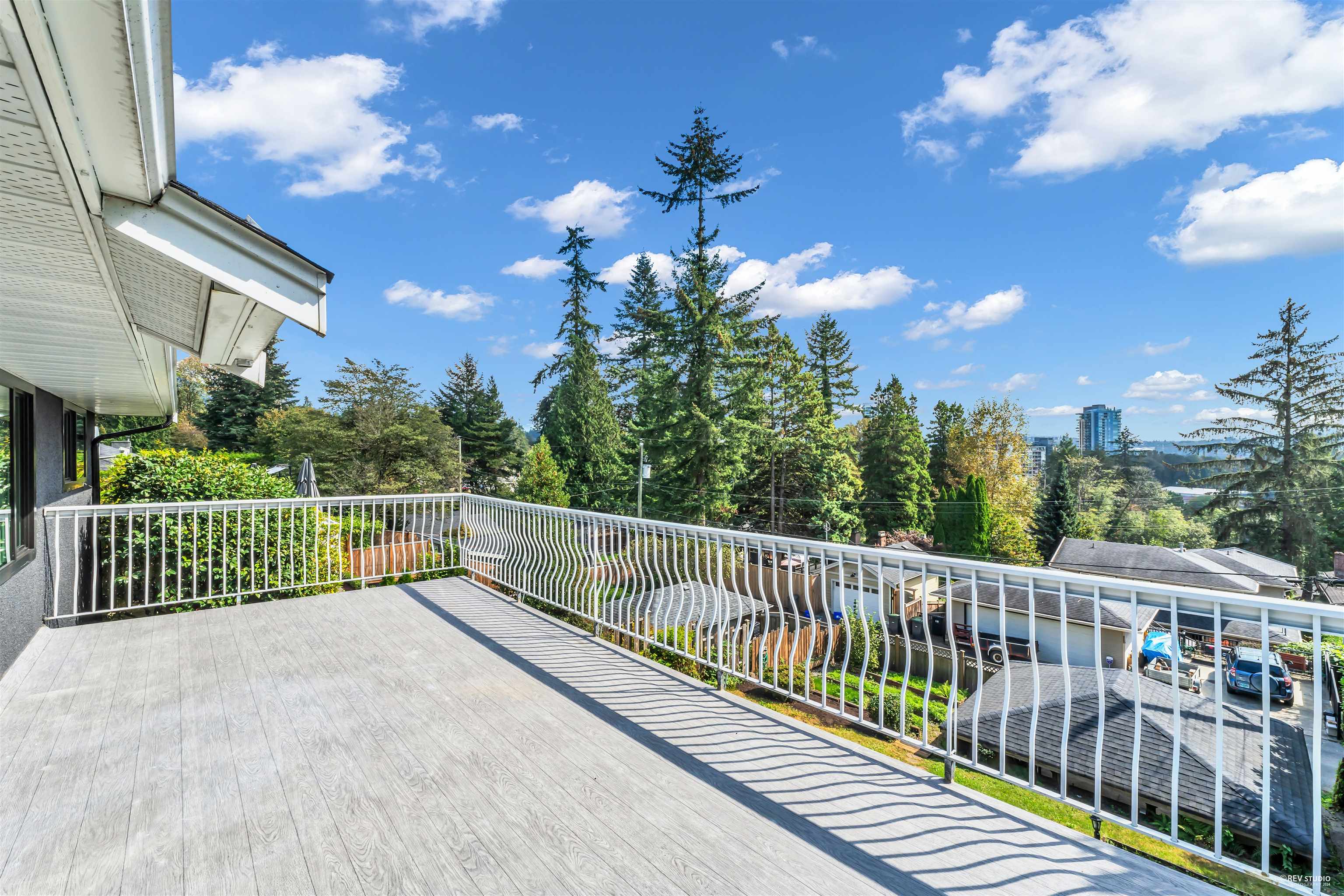 1225 Cloverley Street, North Vancouver, Calverhall, V7L 1N7 32