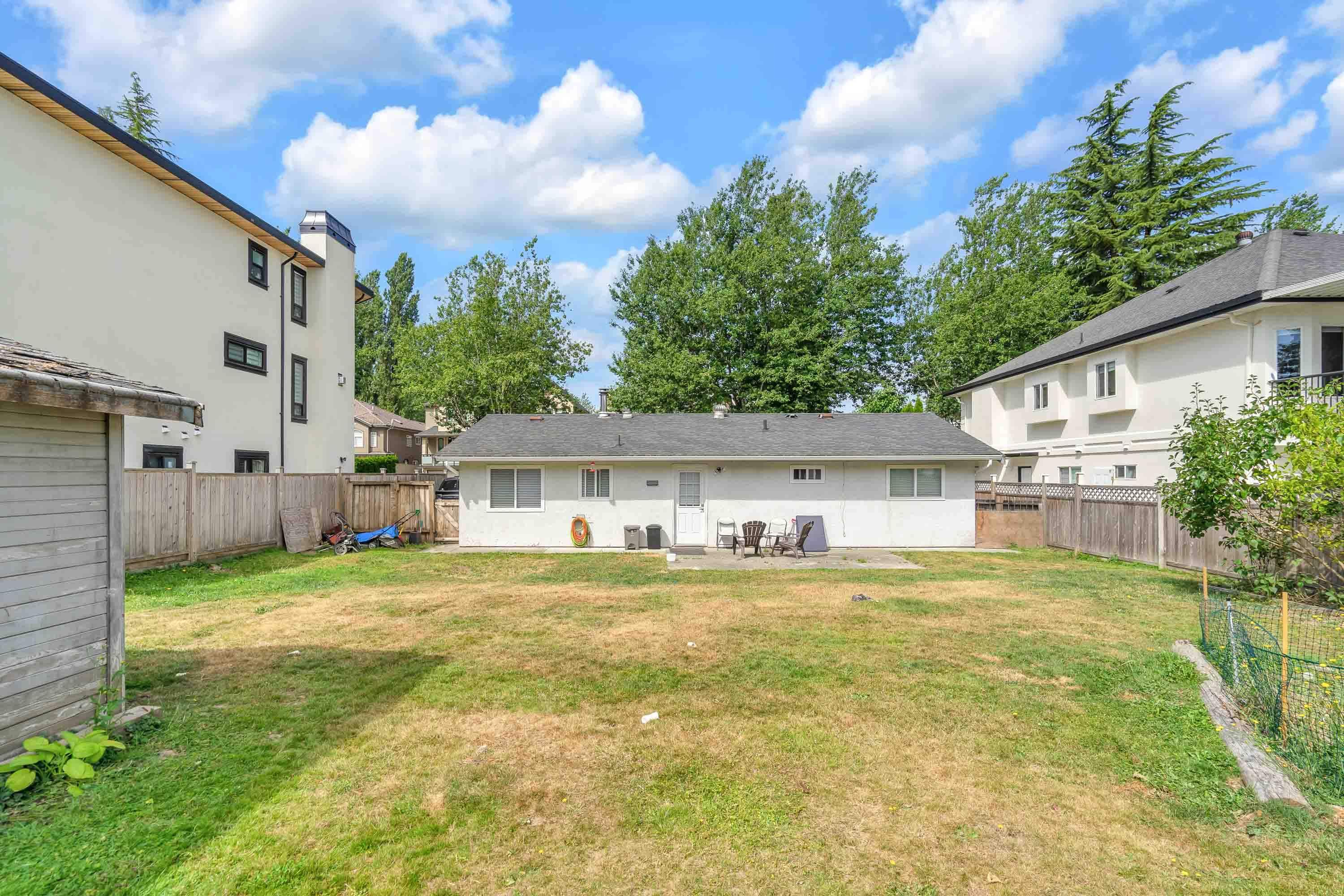 6992 131 Street, Surrey, West Newton, V3W 6M9 3