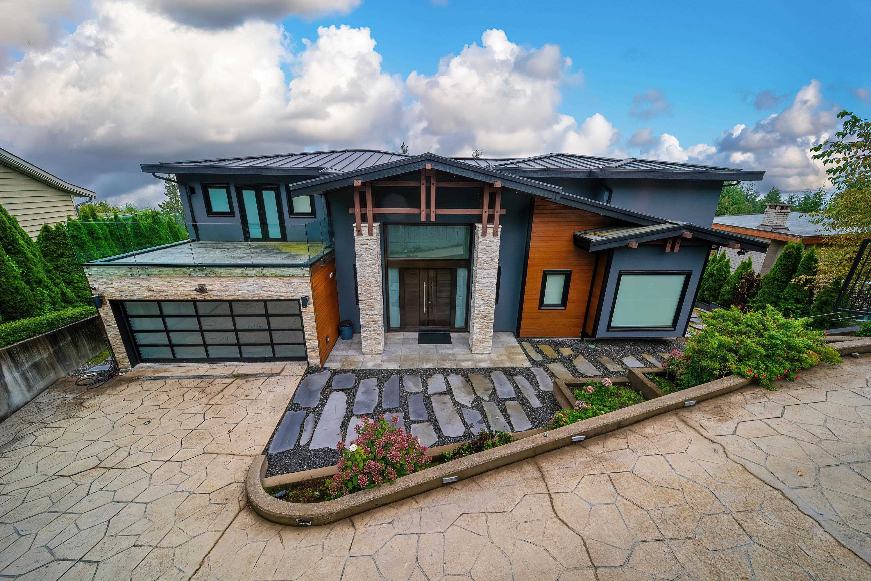 Listing image of 518 BALLANTREE PLACE