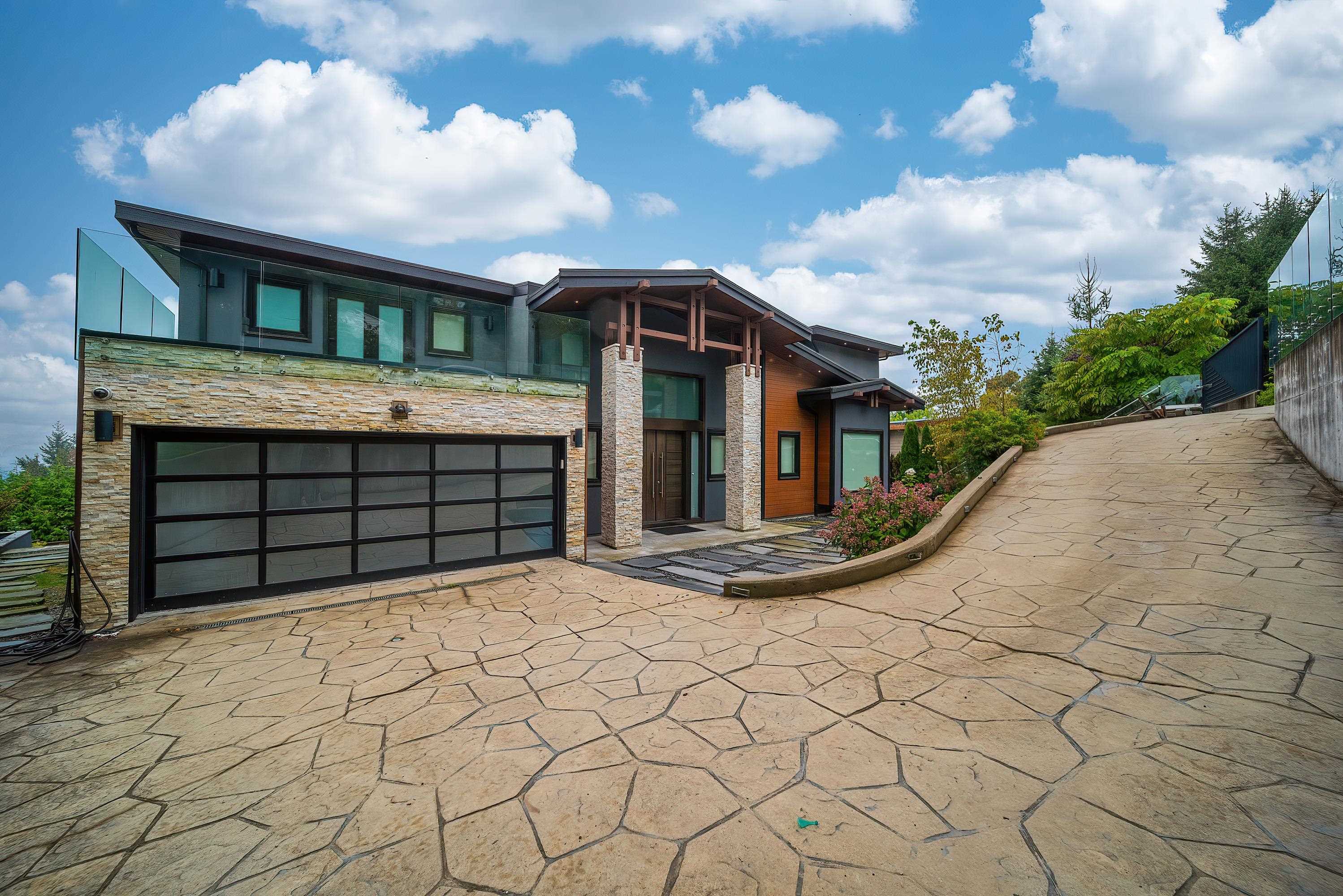 Listing image of 518 BALLANTREE PLACE