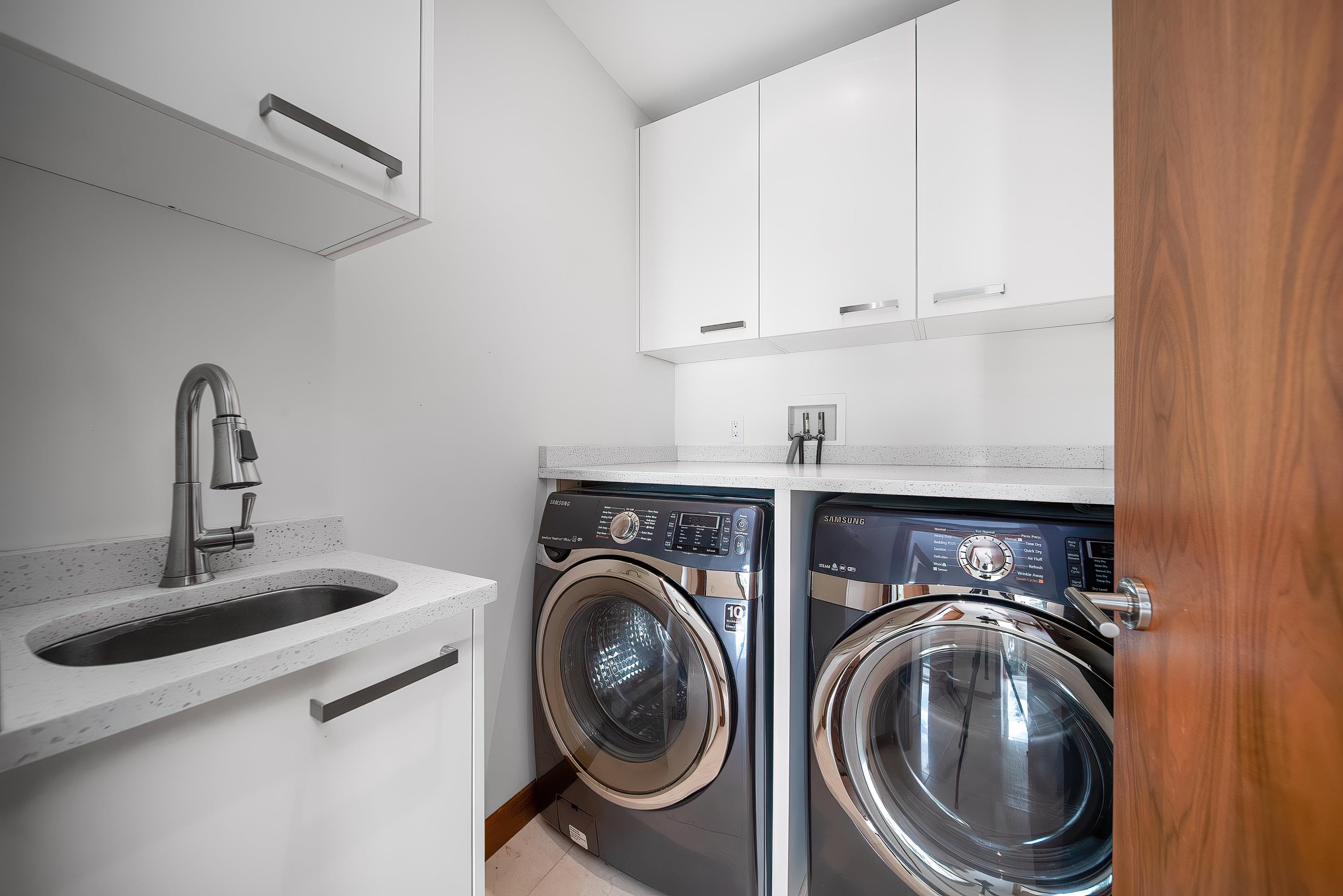 Listing image of 518 BALLANTREE PLACE