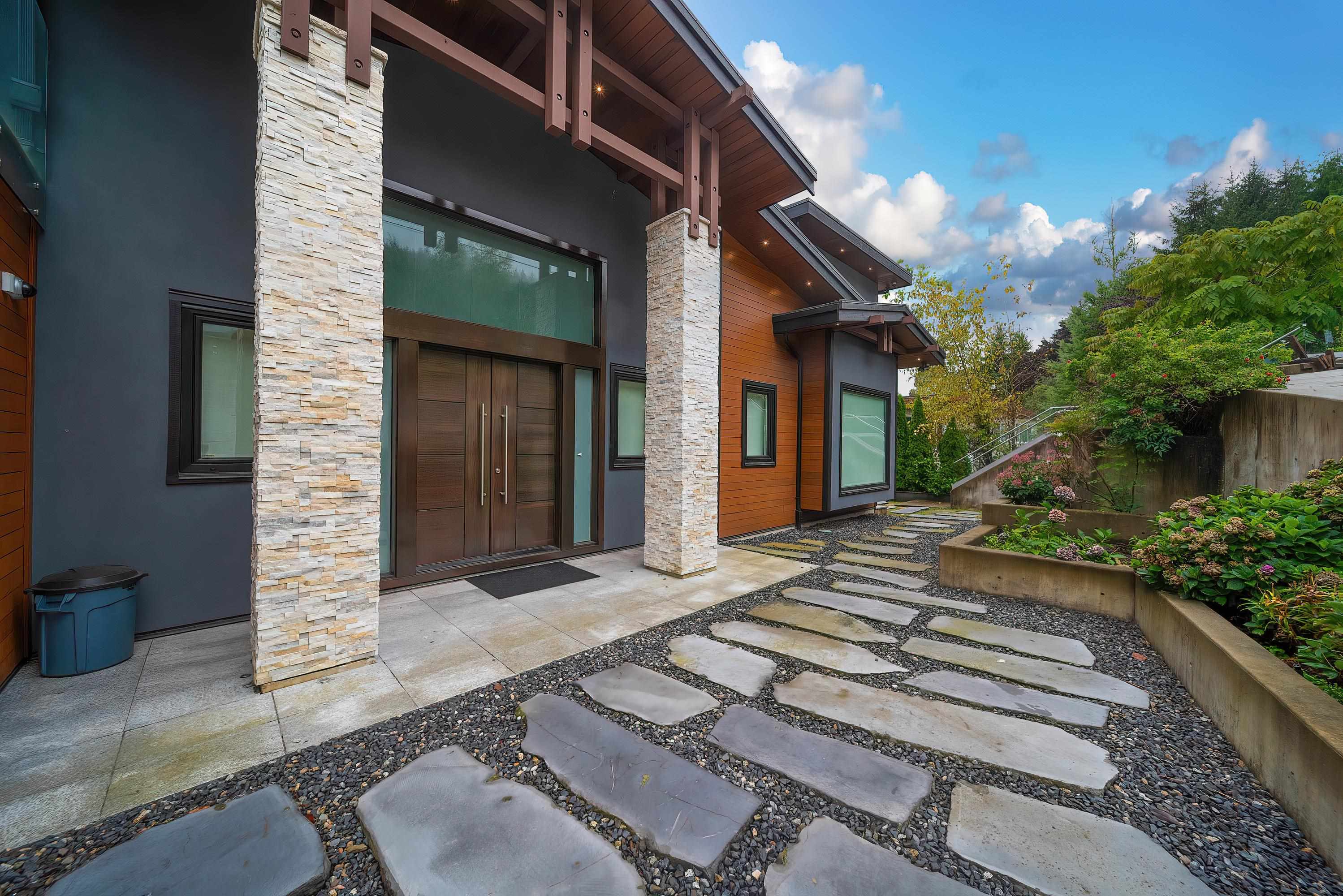 Listing image of 518 BALLANTREE PLACE