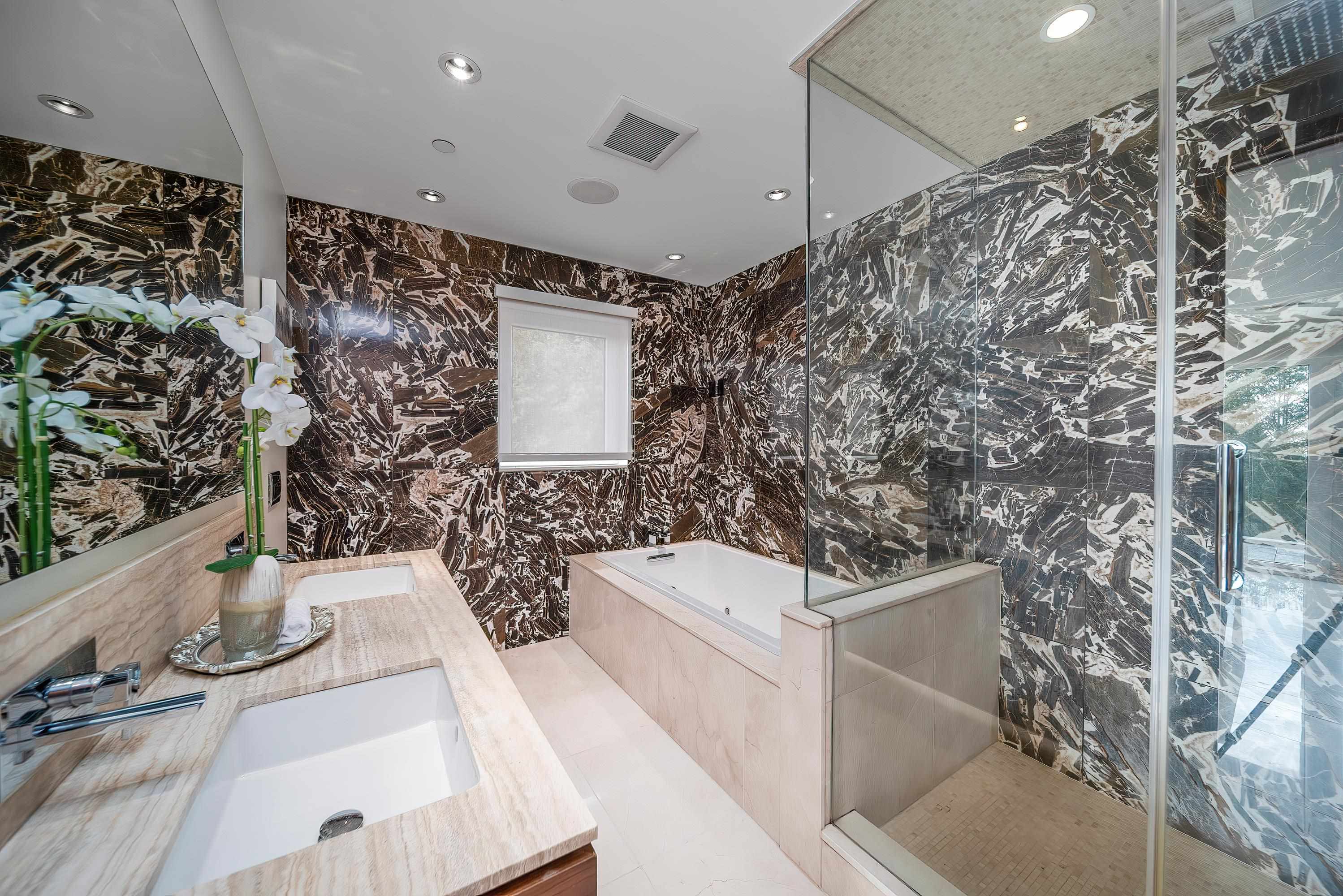 Listing image of 518 BALLANTREE PLACE