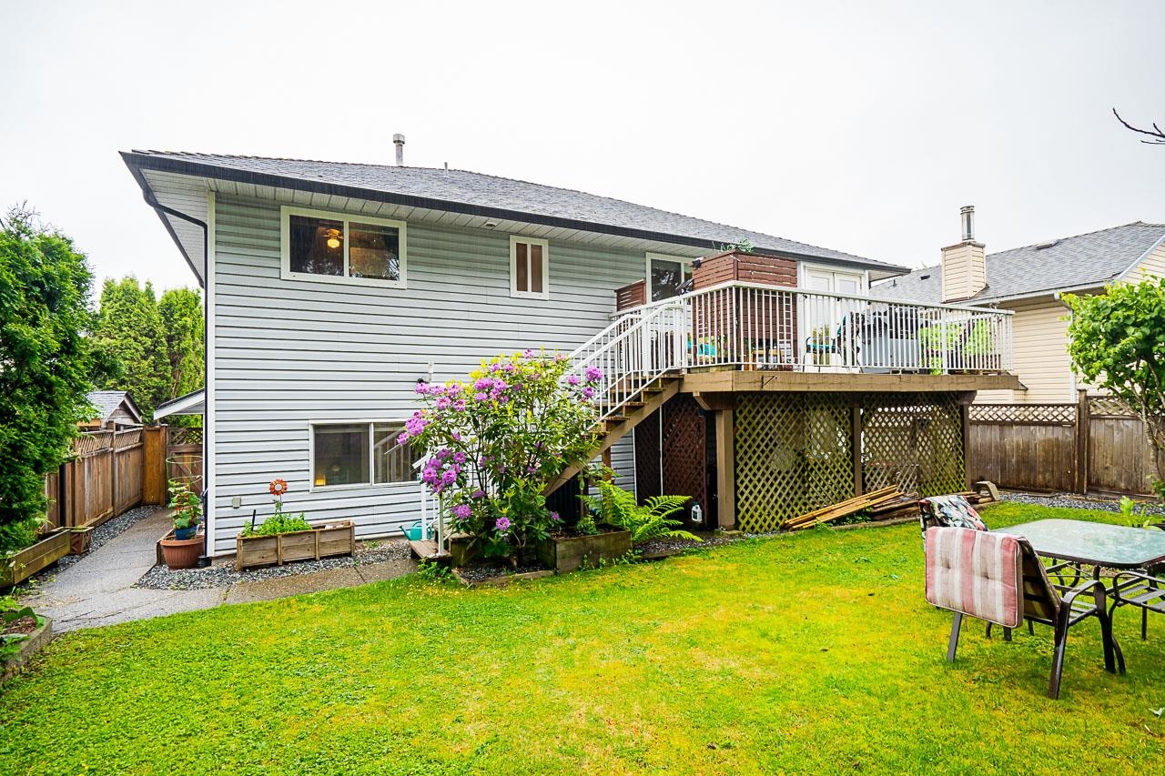 9212 211b Street, Langley, Walnut Grove, V1M 2C2 22