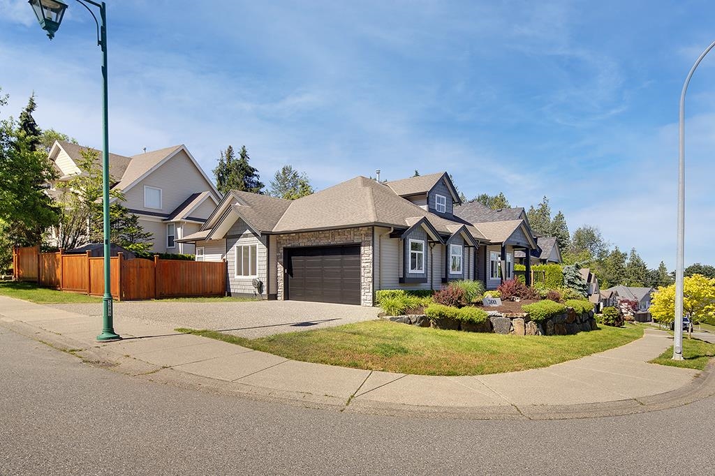 3689 Forest Oaks Court, Abbotsford, Abbotsford East, V3G 2Z3 2