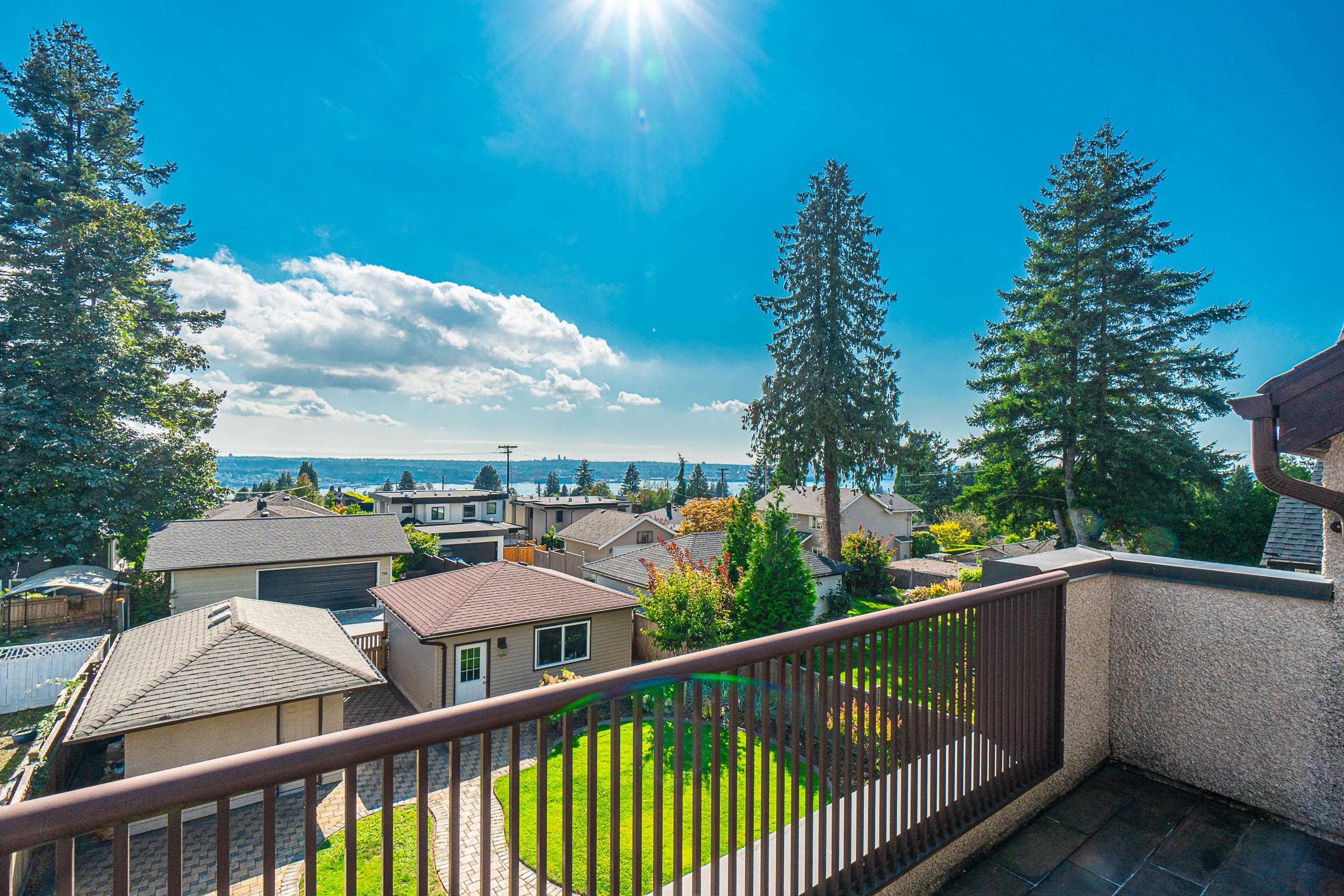 735 E 8th Street, North Vancouver, Boulevard, V7L 2A1 2