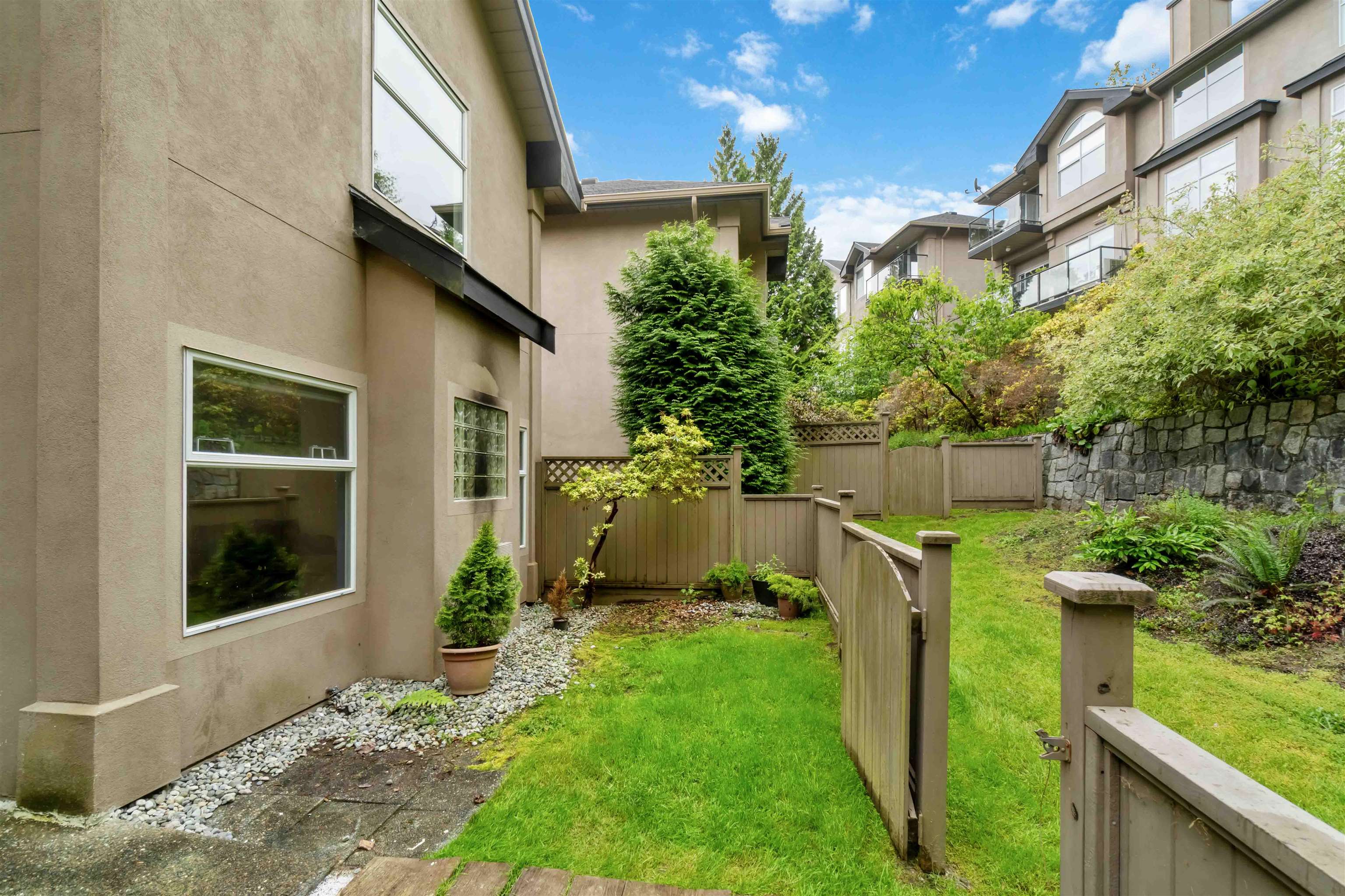 29 2951 Panorama Drive, Coquitlam, Westwood Plateau, V3E 2W3 32