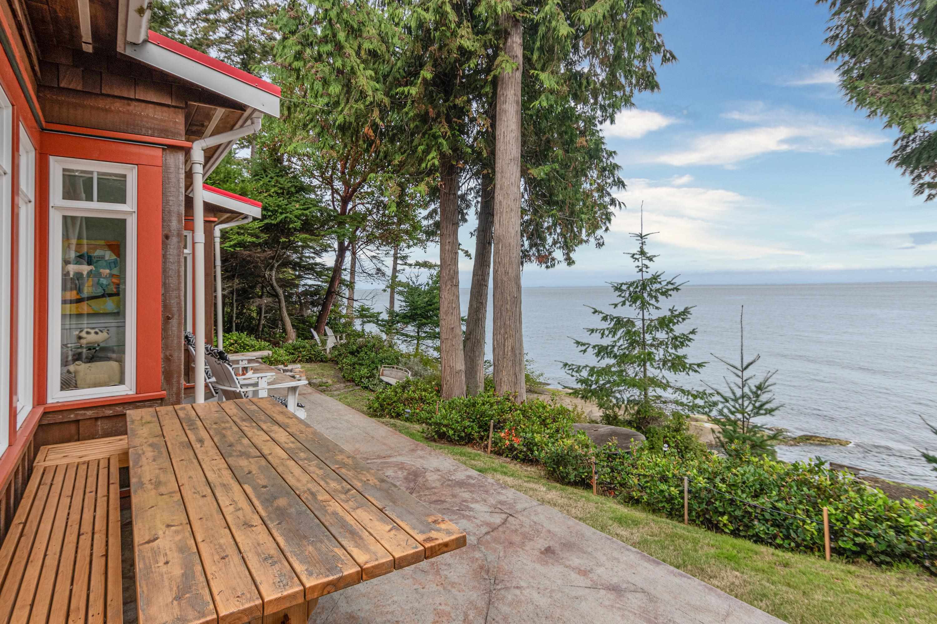 105 Island Park Drive, Galiano Island, Galiano Island, V0N 1P0 2