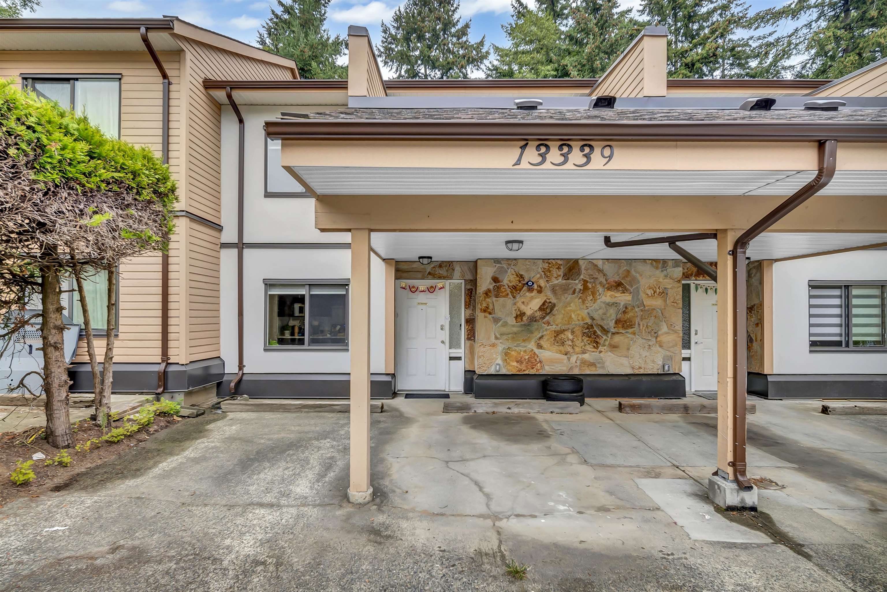 13339 70b Street, Surrey, West Newton, V3W 7Z3