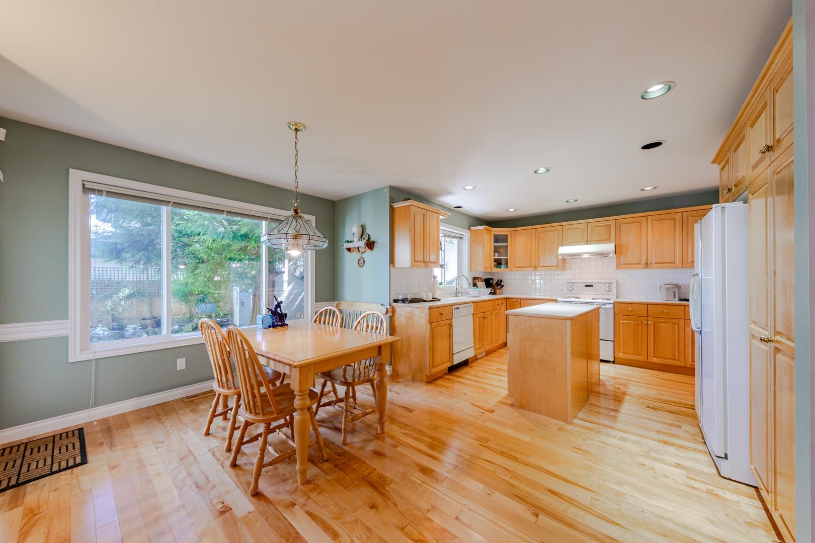 4308 209 Street, Langley, Brookswood Langley, V3A 9A6 5