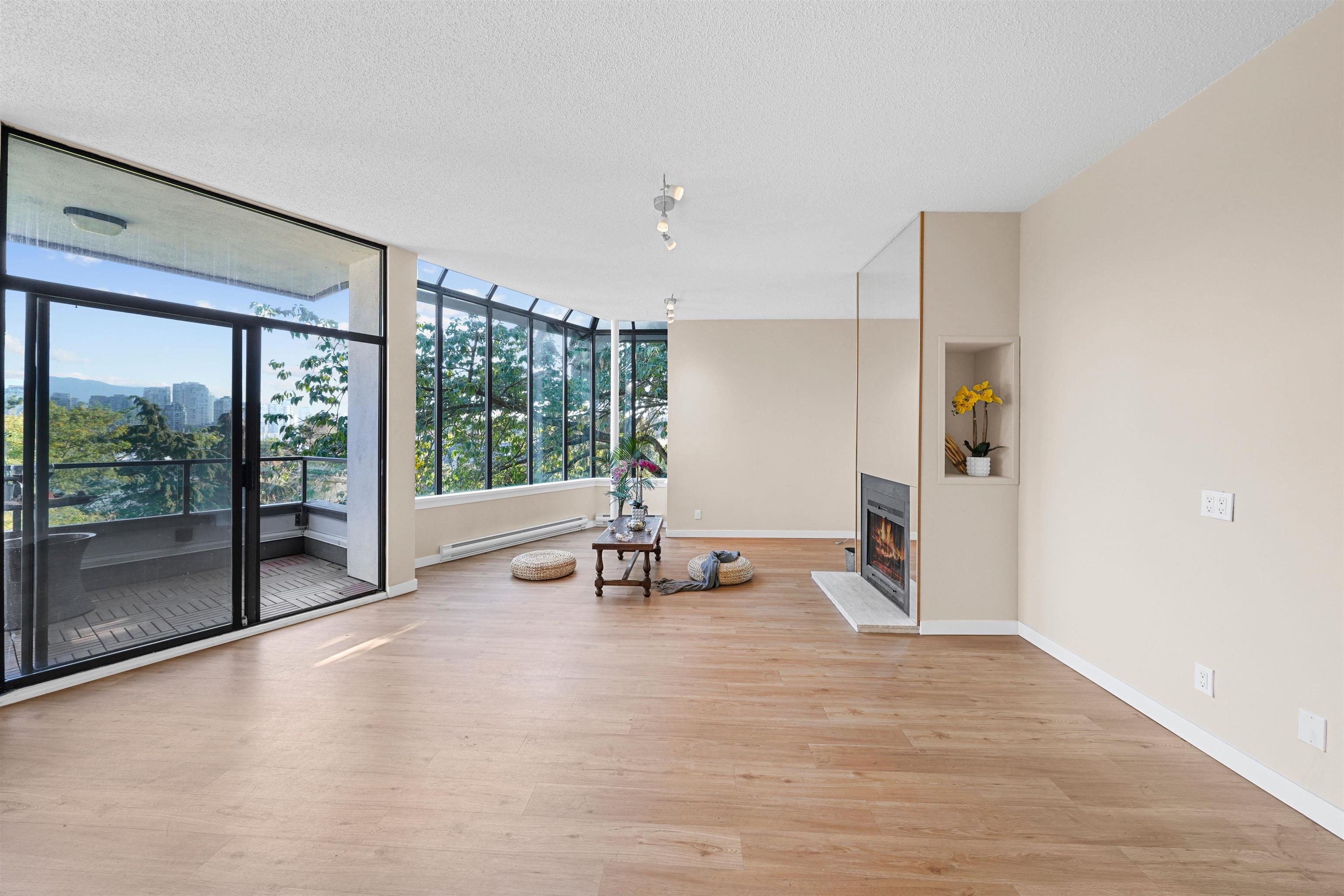 14 1201 Lamey's Mill Road, Vancouver, False Creek, V6H 3S8 3