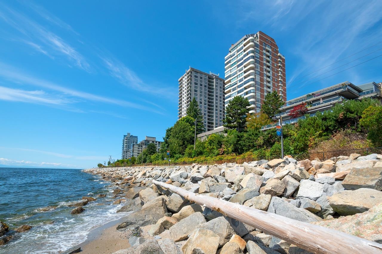 Ambleside Apartment/Condo for sale:  2 bedroom 1,674 sq.ft. (Listed 2024-09-18)