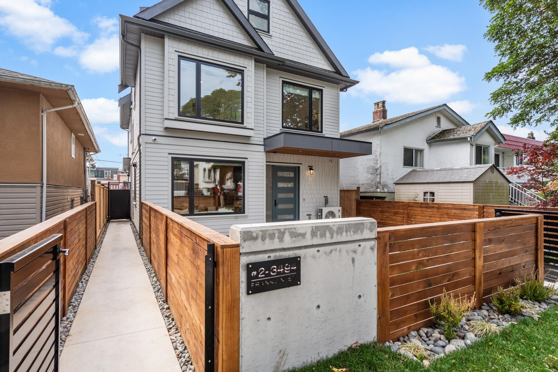 2 3494 Franklin Street, Vancouver, Hastings Sunrise, V5K 1Y3 1