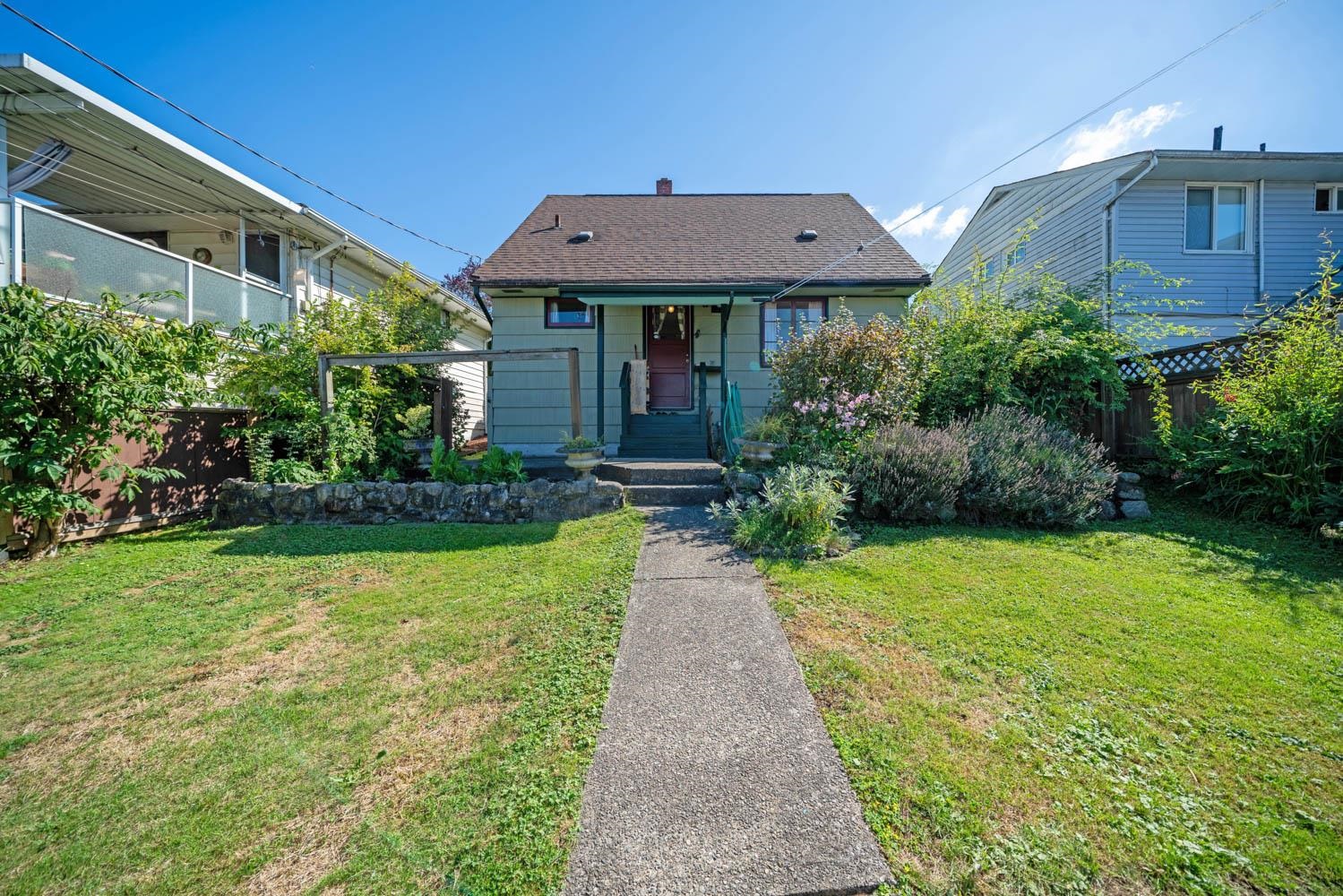 3463 Mons Drive, Vancouver, Renfrew Heights, V5M 3B5 24