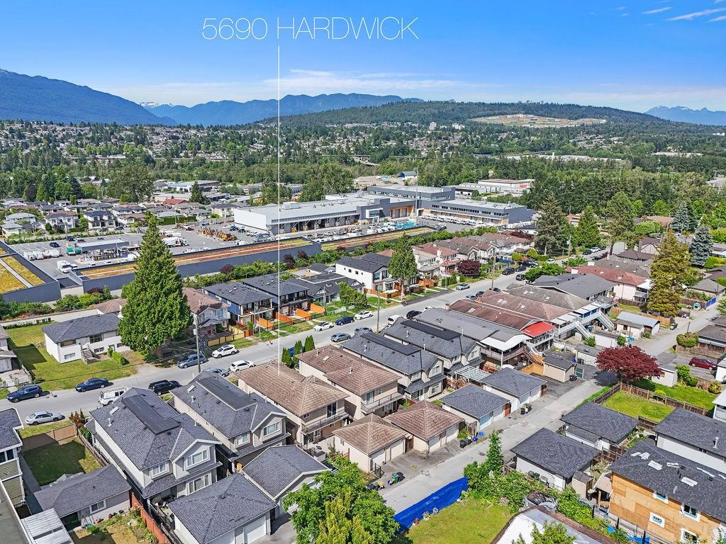 5690 Hardwick Street, Burnaby, Central BN, V5G 1R4 38