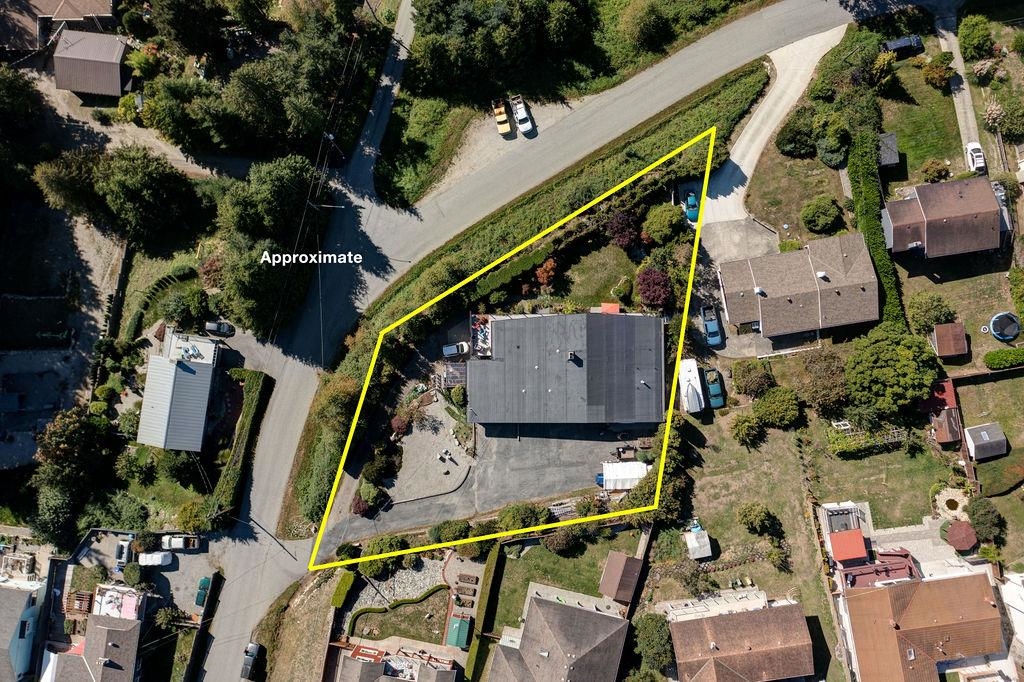 5158 Chapman Road, Sechelt, Sechelt District, V7Z 0B7 13