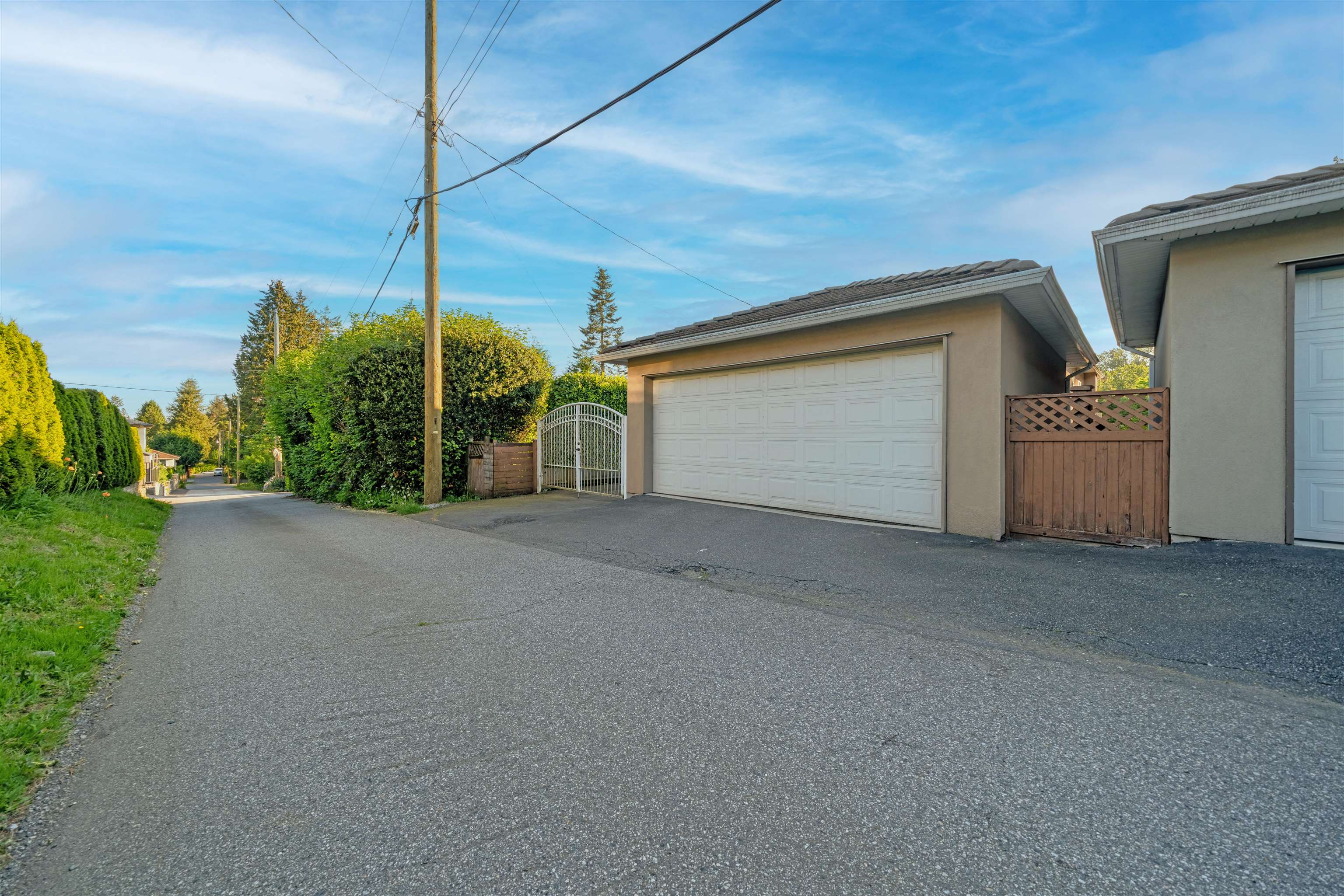 Listing image of 2052 WESTVIEW DRIVE